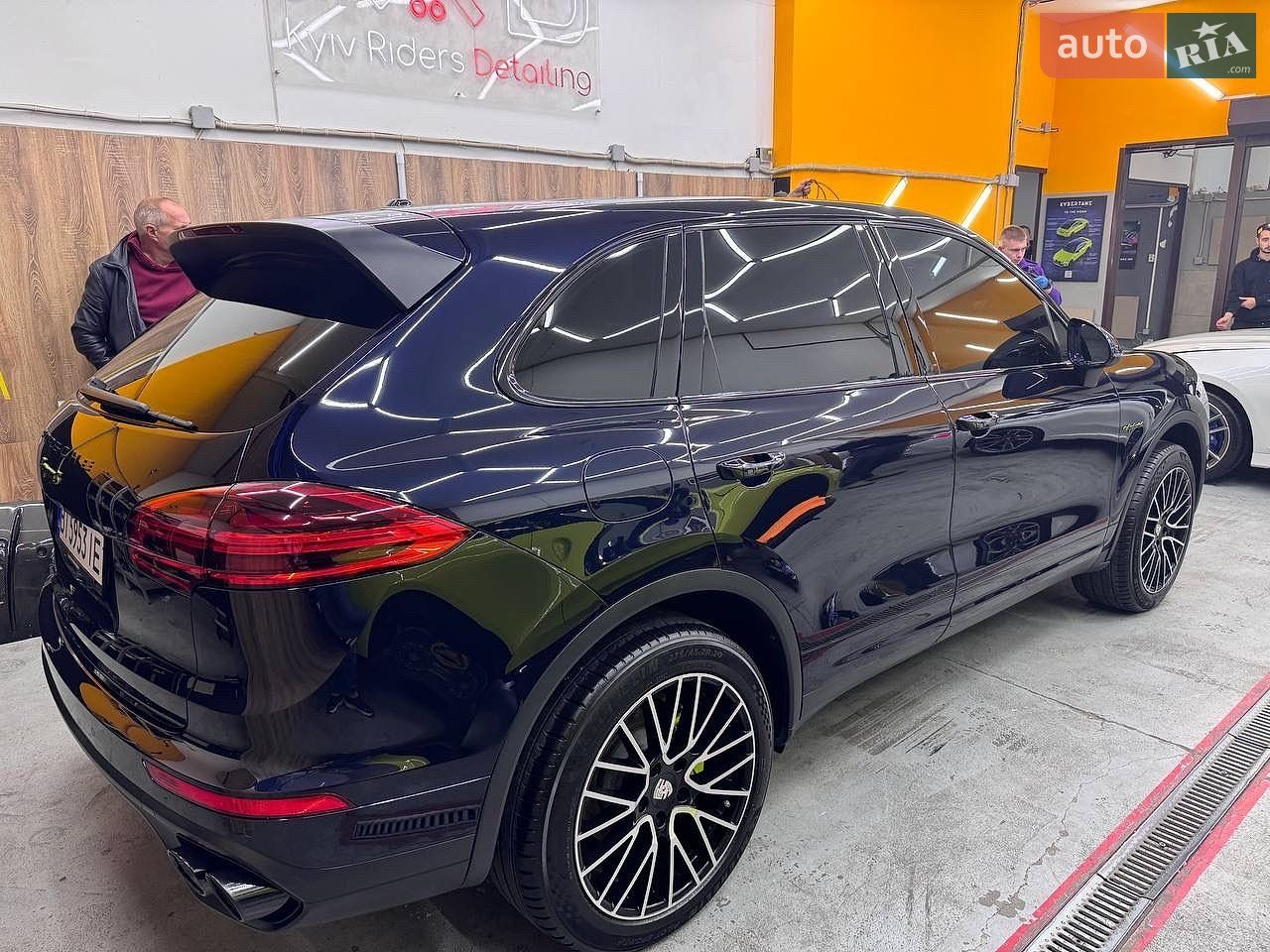 Porsche Cayenne 2016 VIN WP1AE2A20GLA17745 фото оголошення 46 з 52
