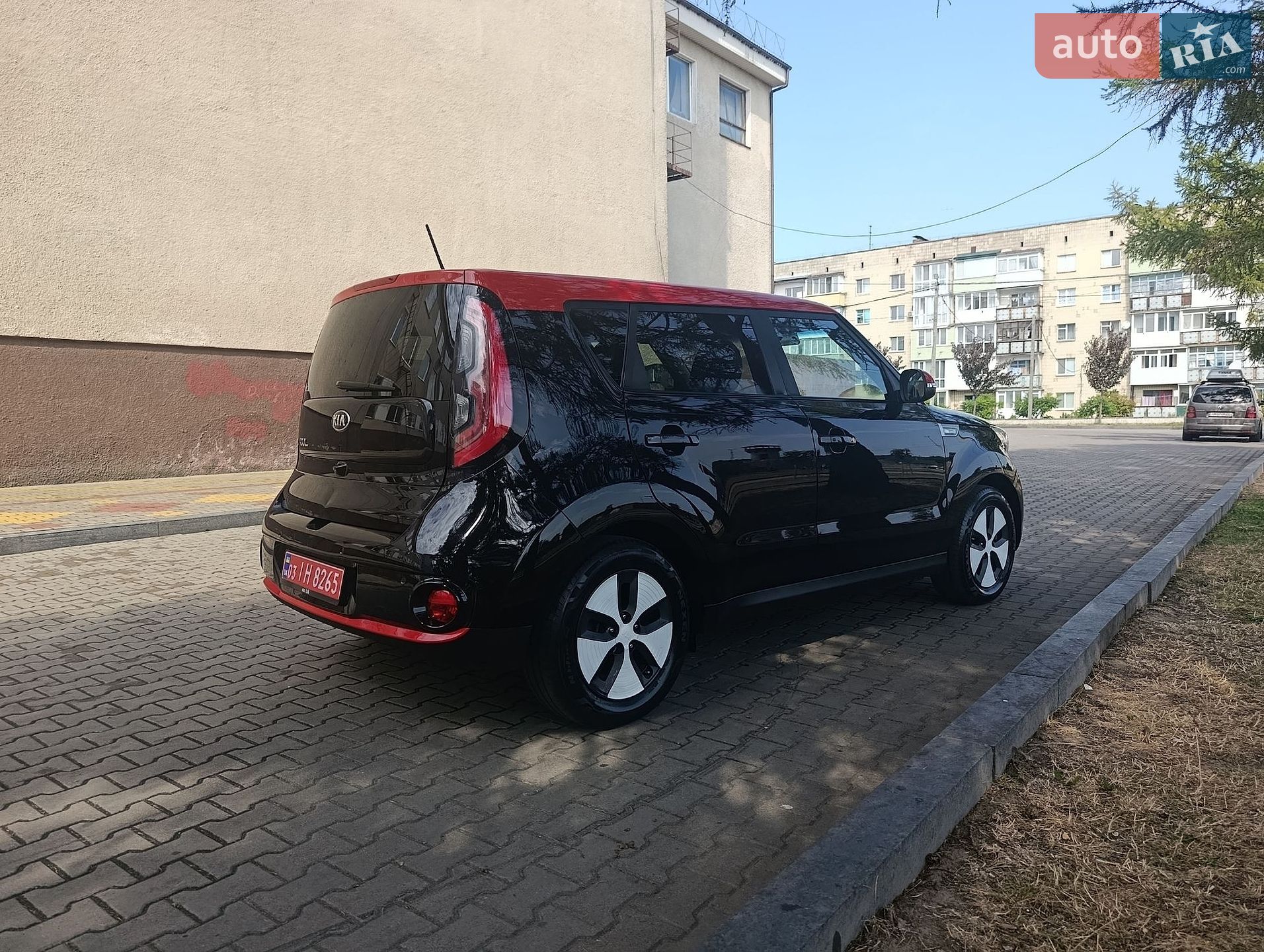 Kia Soul 2015 VIN KNAJX81EFF7002834 фото оголошення 4 з 24