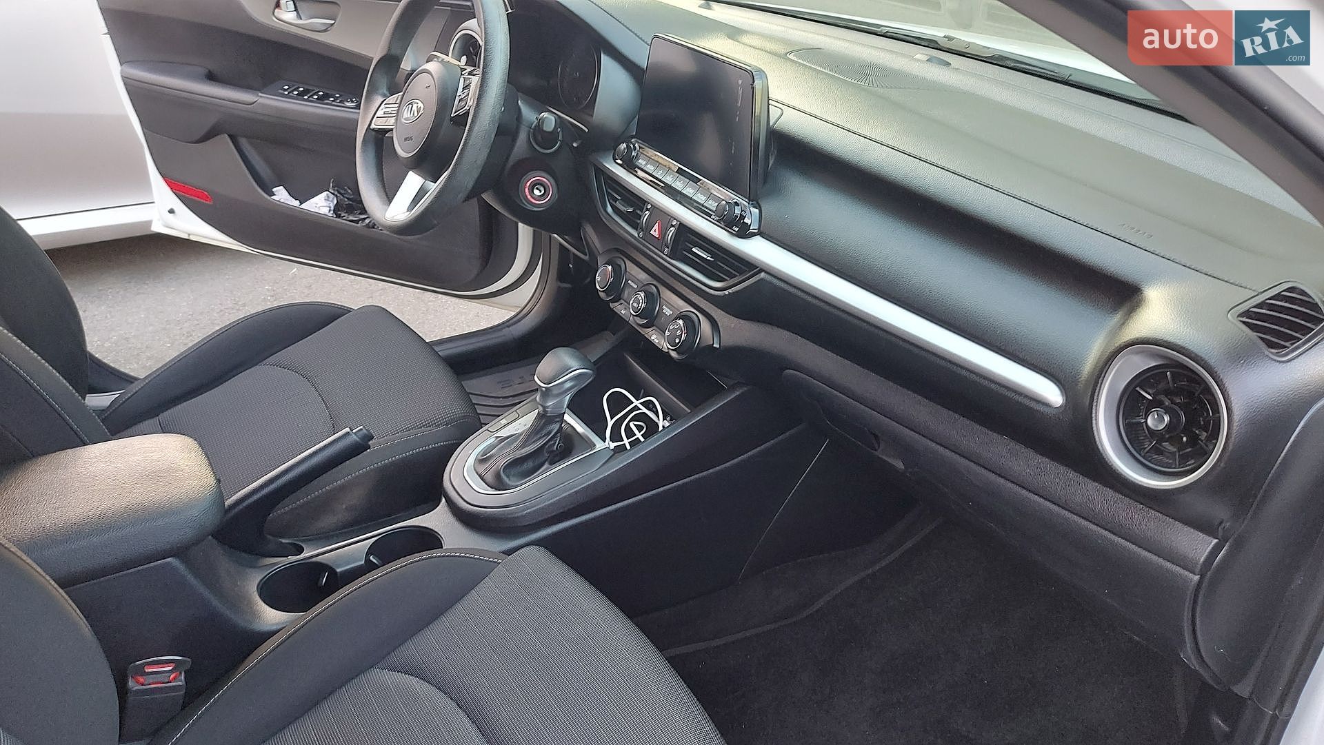 Kia Forte 2020 VIN 3KPF24AD2LE241454 фото оголошення 15 з 21
