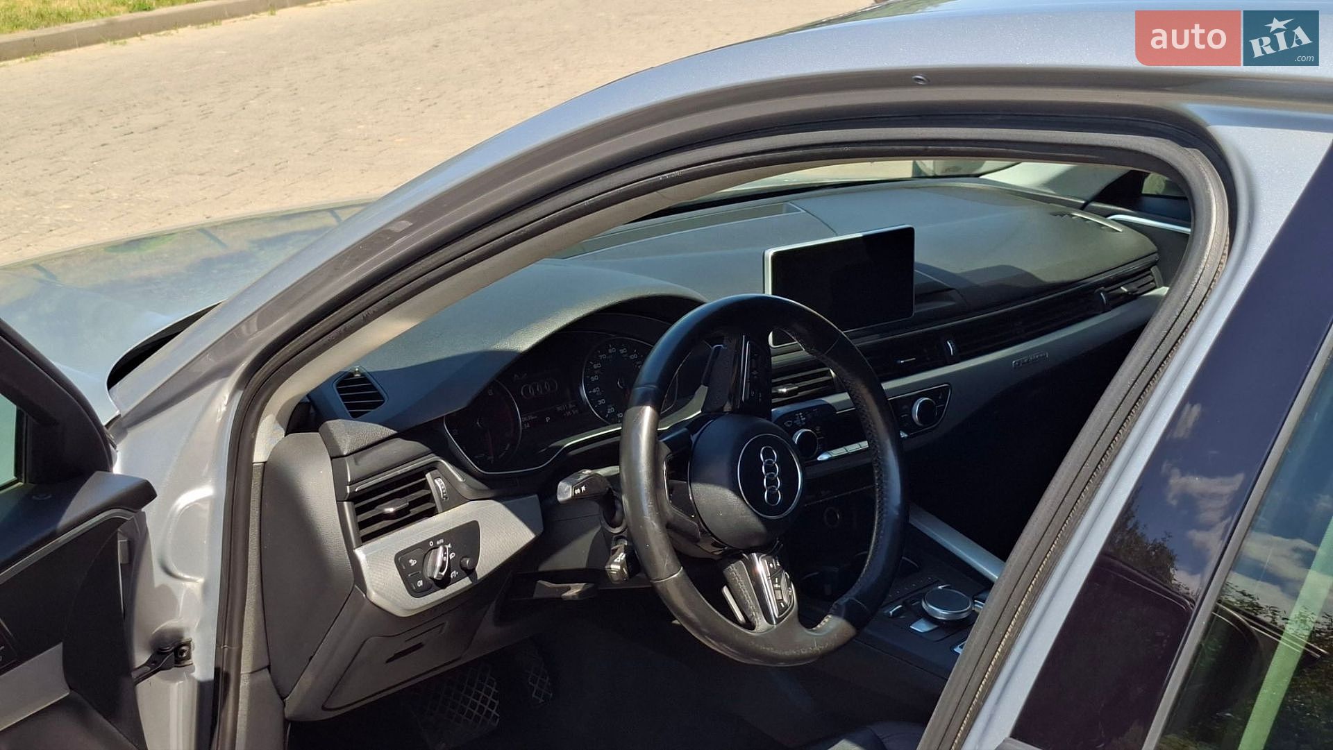 Audi A4 2016 VIN WAUANAF48HN020661 фото оголошення 8 з 19