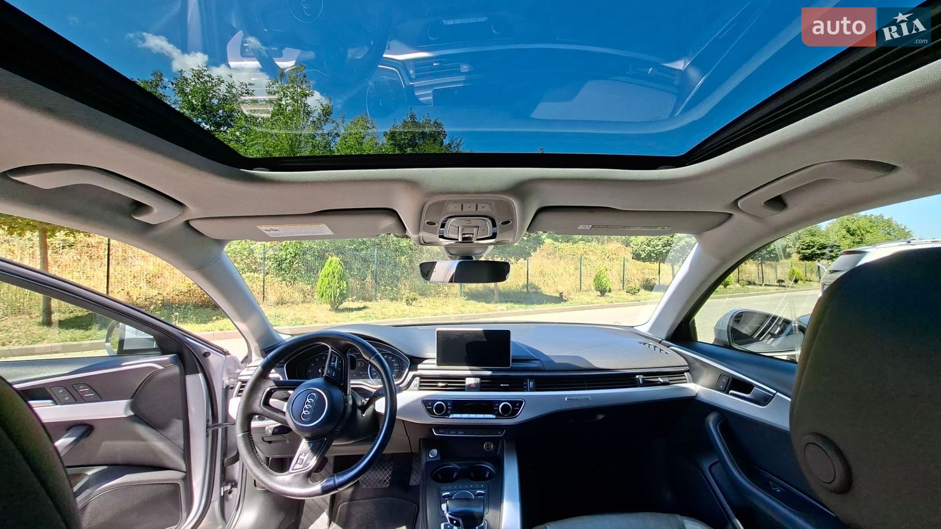 Audi A4 2016 VIN WAUANAF48HN020661 фото оголошення 10 з 19