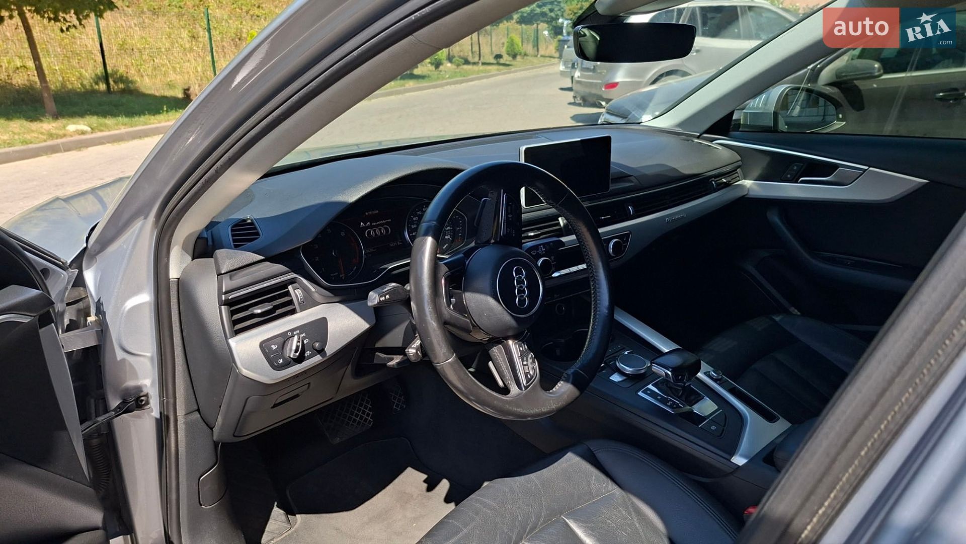 Audi A4 2016 VIN WAUANAF48HN020661 фото оголошення 9 з 19