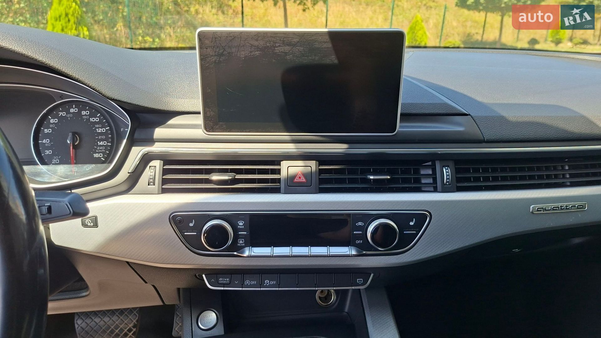 Audi A4 2016 VIN WAUANAF48HN020661 фото оголошення 13 з 19