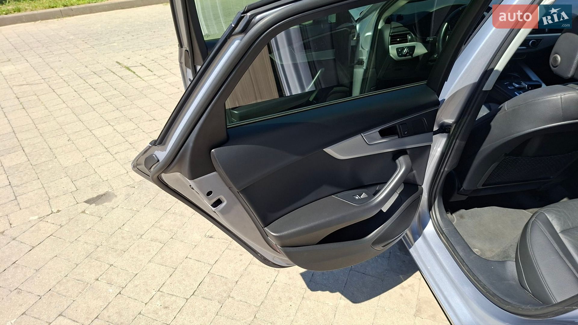 Audi A4 2016 VIN WAUANAF48HN020661 фото оголошення 16 з 19