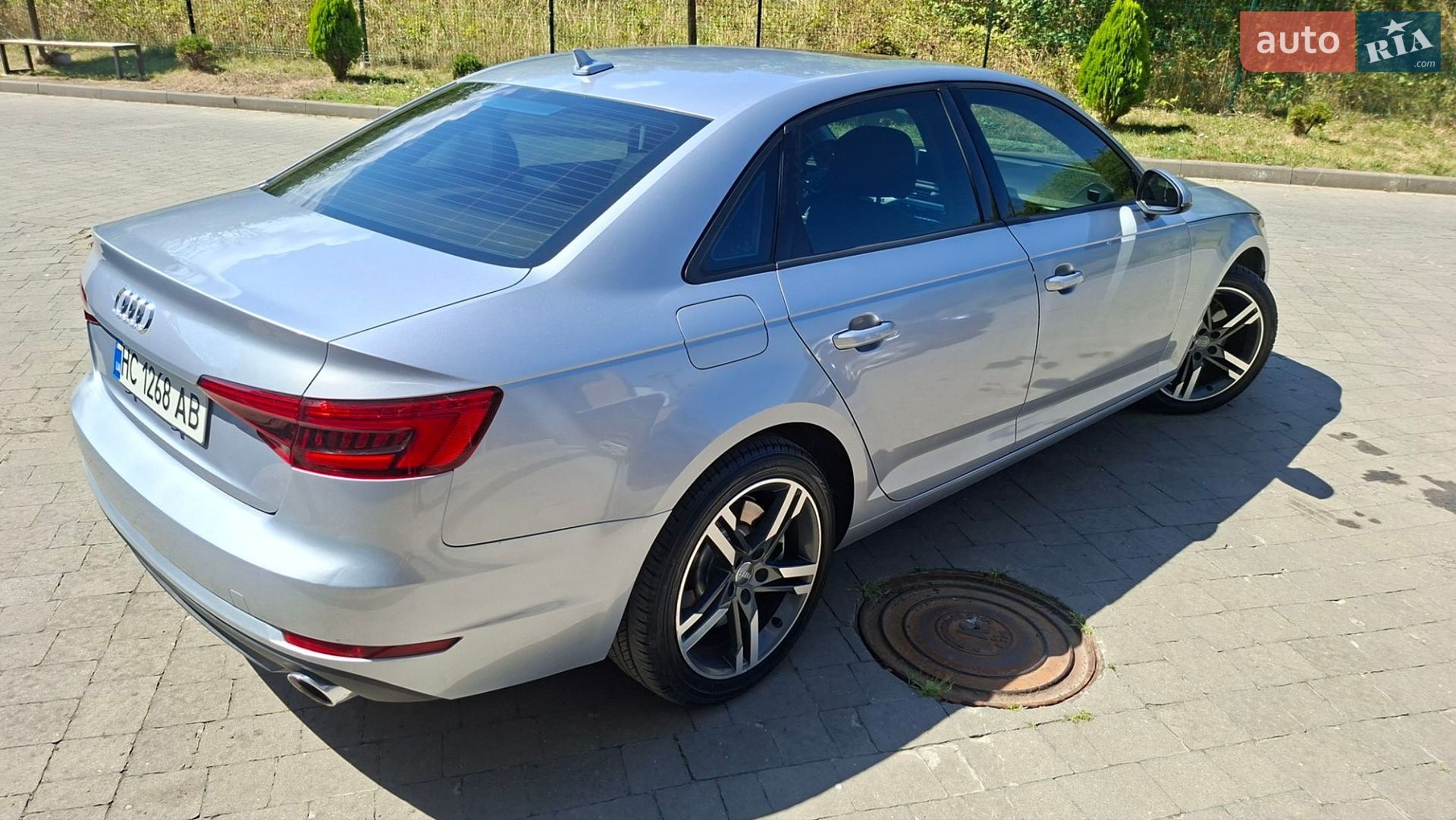 Audi A4 2016 VIN WAUANAF48HN020661 фото оголошення 4 з 19