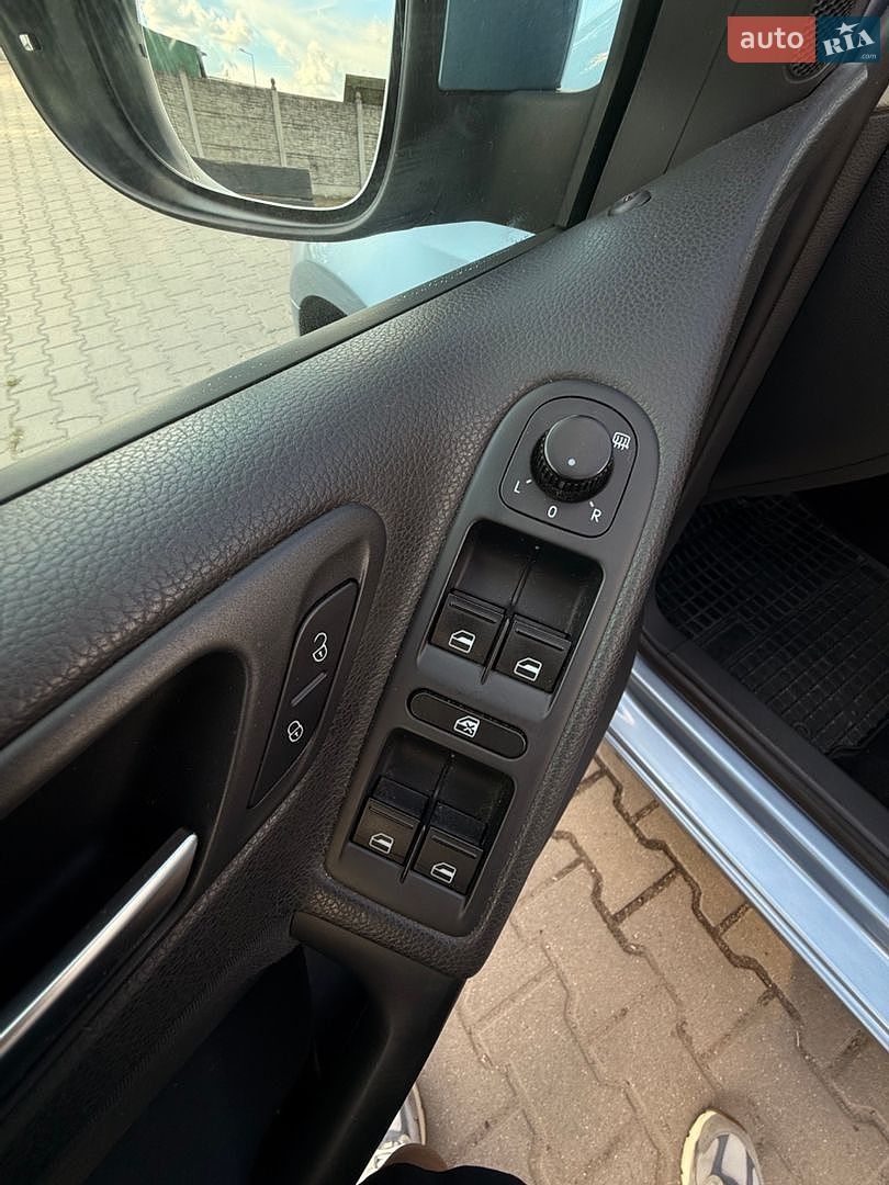 Volkswagen Golf 2009 VIN WVWZZZ1KZAP000100 фото оголошення 16 з 30
