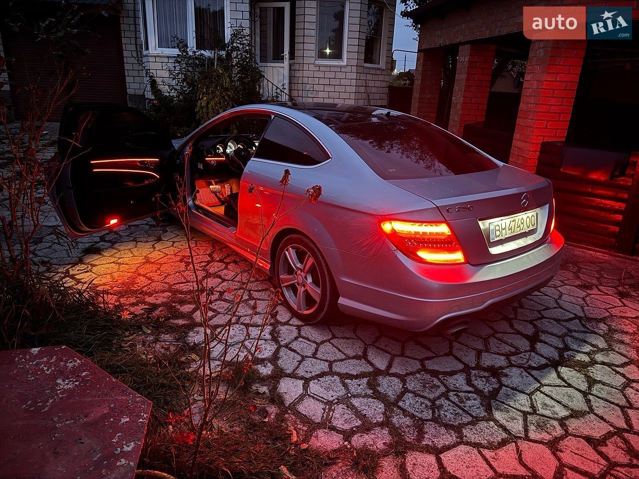 Mercedes-Benz C-Class 2012 VIN WDDGJ4HB3DG055327 фото оголошення 25 з 32