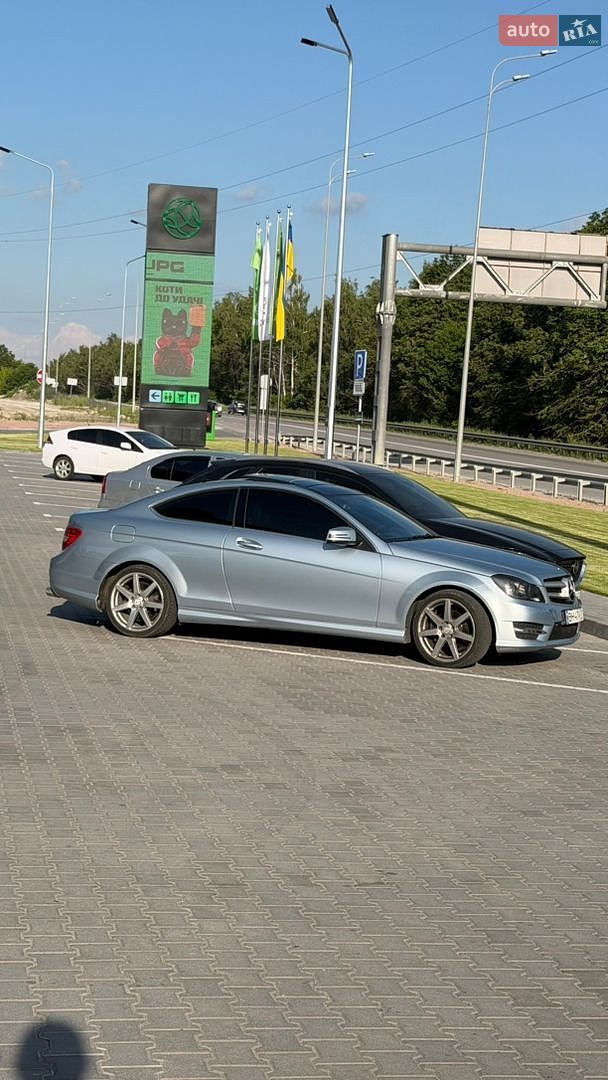 Mercedes-Benz C-Class 2012 VIN WDDGJ4HB3DG055327 фото оголошення 27 з 32
