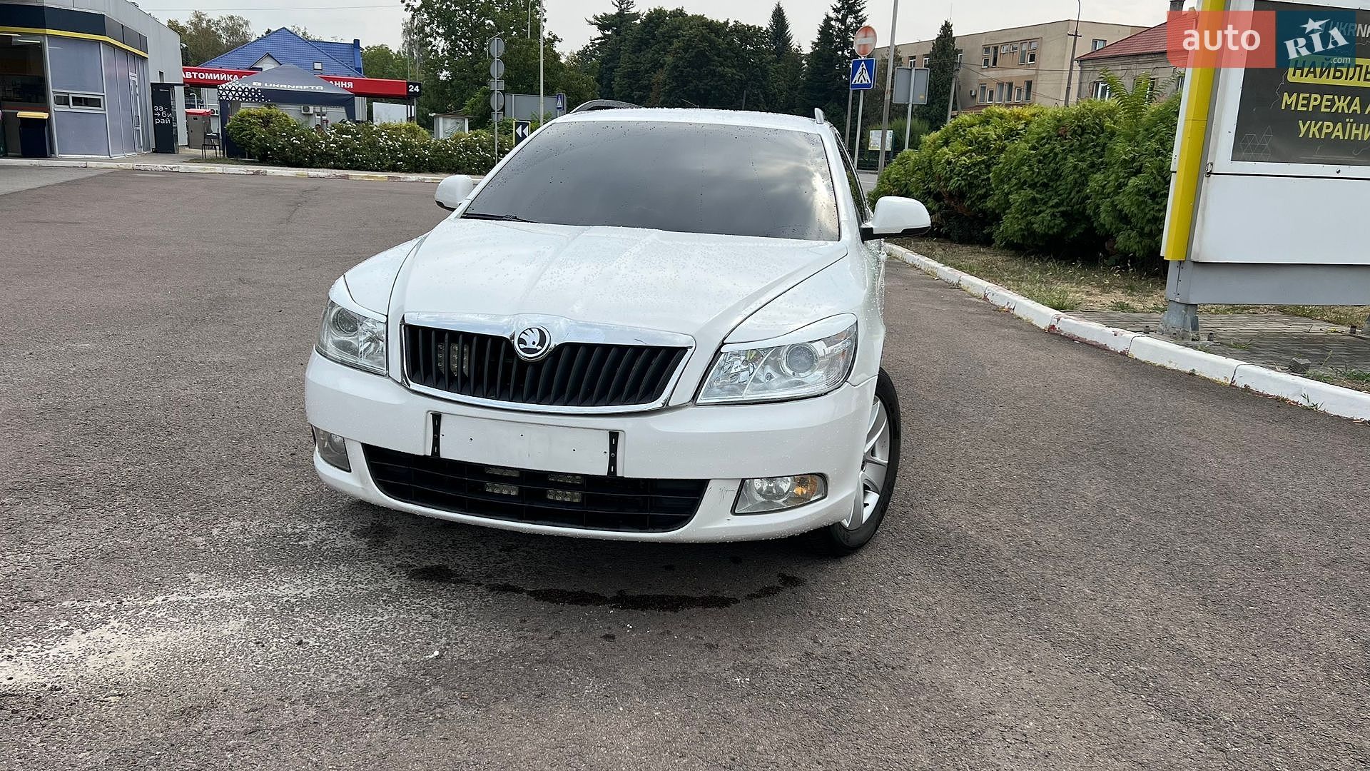 Skoda Octavia 2010 VIN TMBHT61Z0B2054089 фото оголошення 2 з 18