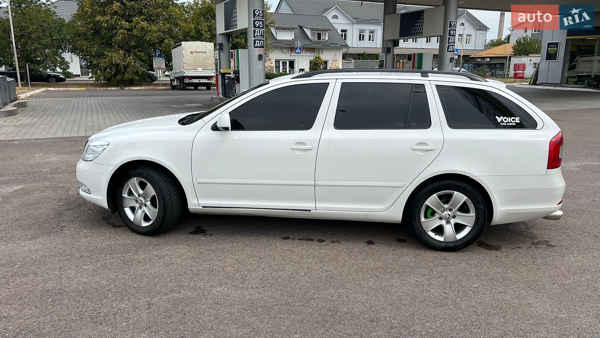 Skoda Octavia 2010 VIN TMBHT61Z0B2054089 фото оголошення 11 з 18