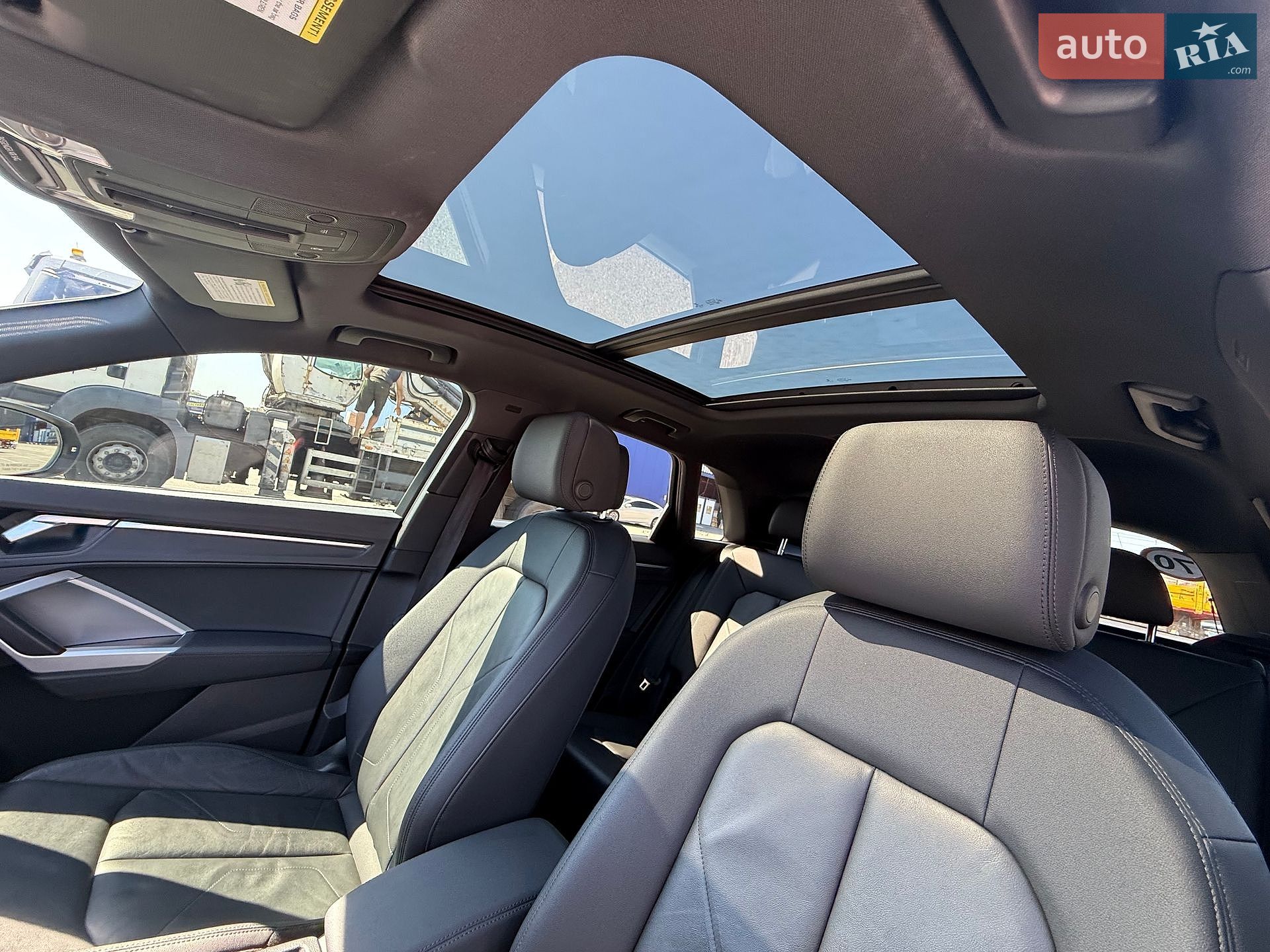 Audi Q3 2019 VIN WA1BECF36K1085785 фото оголошення 18 з 35