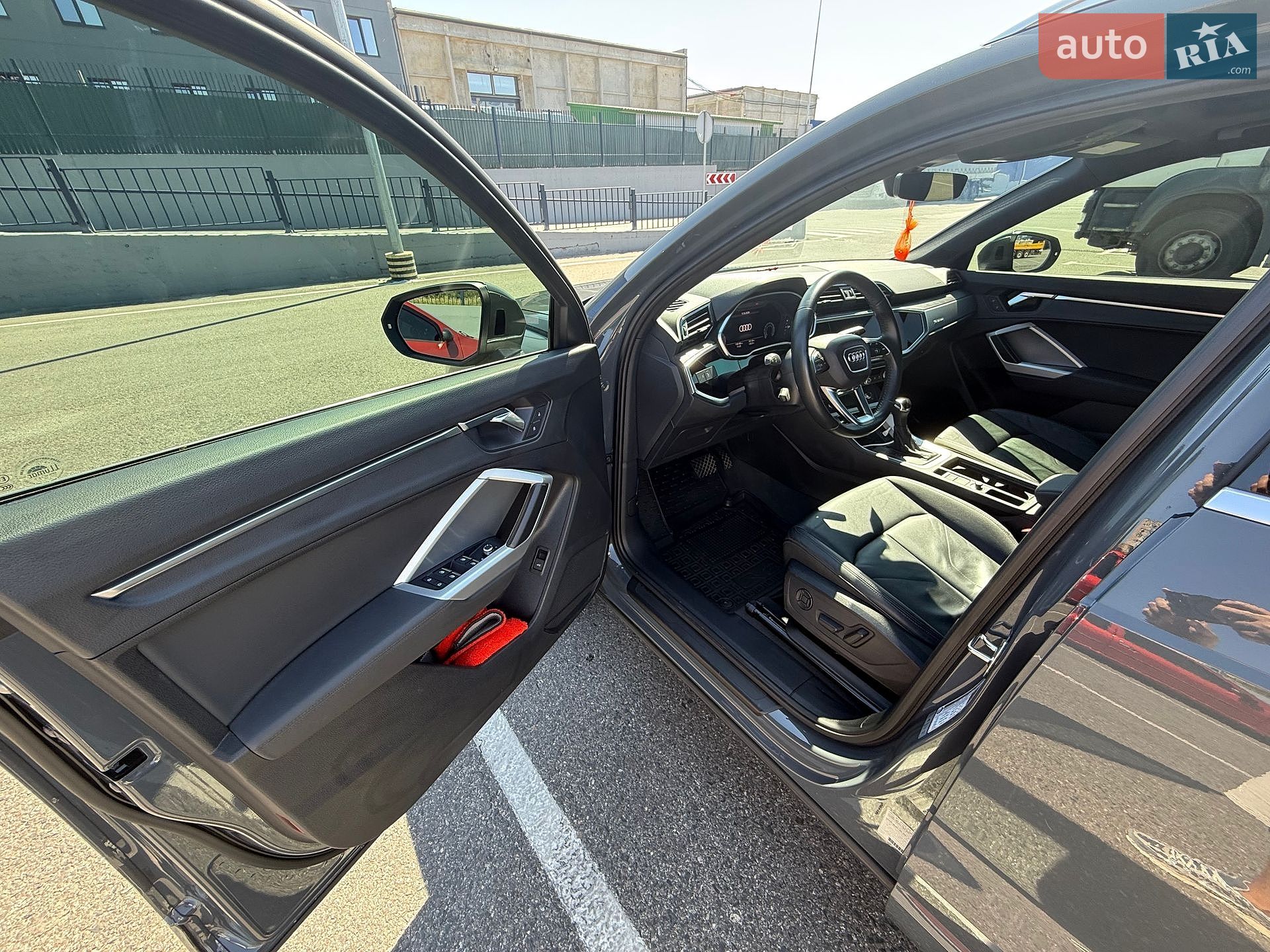 Audi Q3 2019 VIN WA1BECF36K1085785 фото оголошення 20 з 35