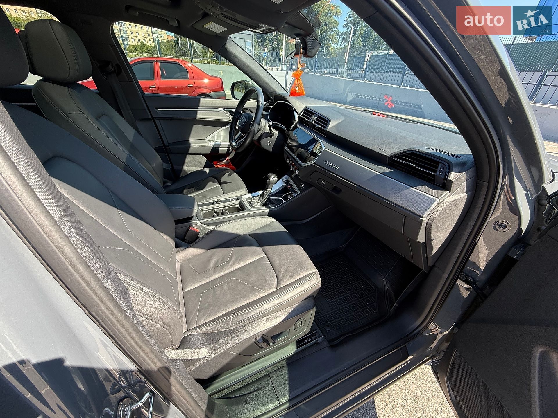 Audi Q3 2019 VIN WA1BECF36K1085785 фото оголошення 25 з 35