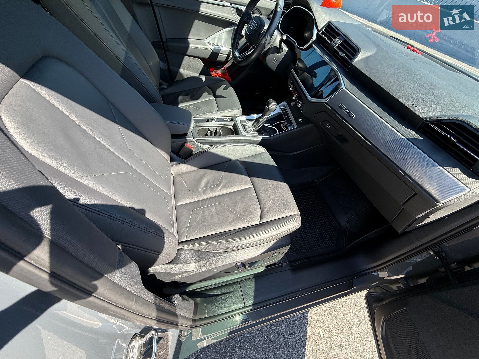 Audi Q3 2019 VIN WA1BECF36K1085785 фото оголошення 26 з 35