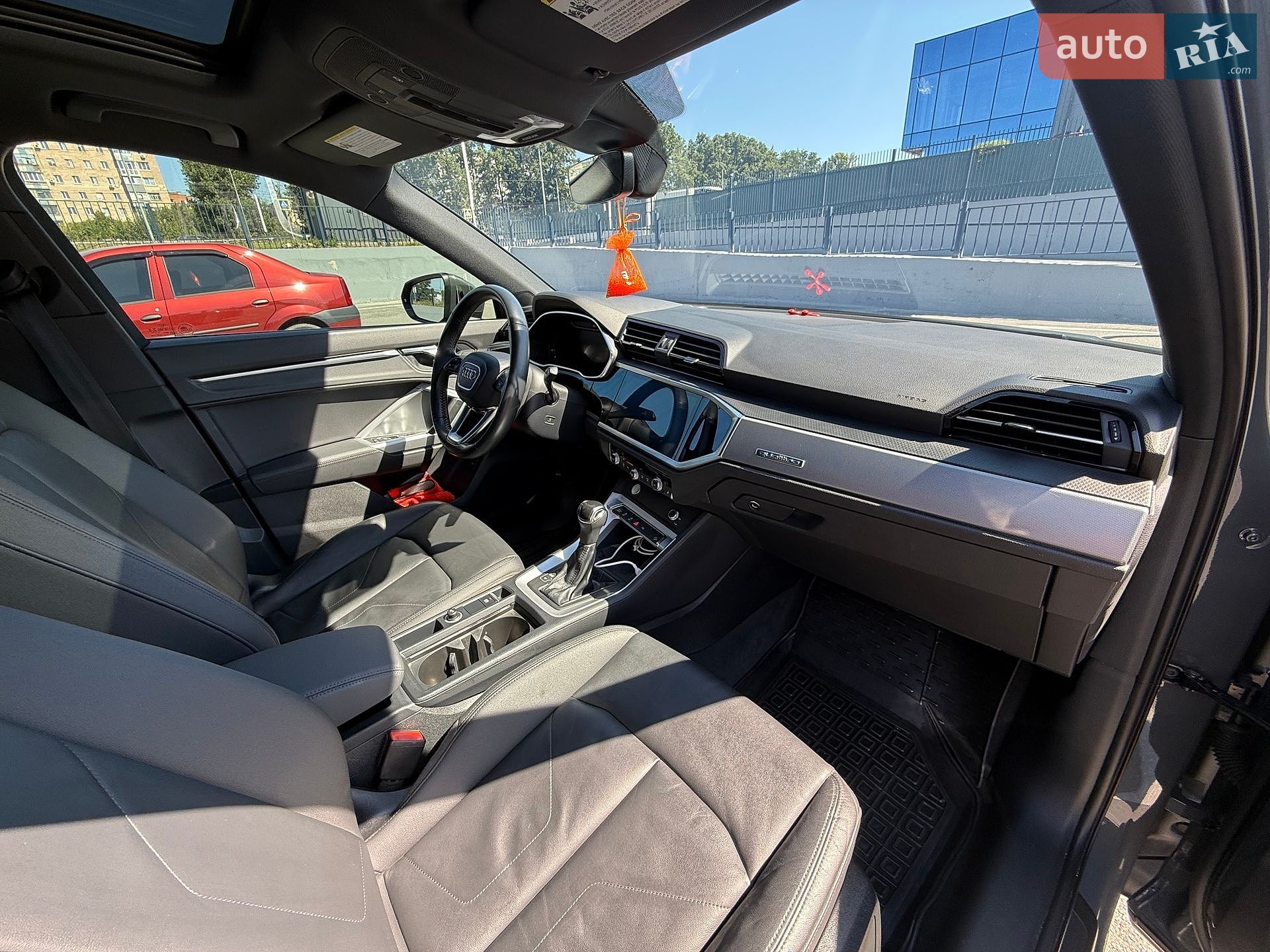 Audi Q3 2019 VIN WA1BECF36K1085785 фото оголошення 27 з 35