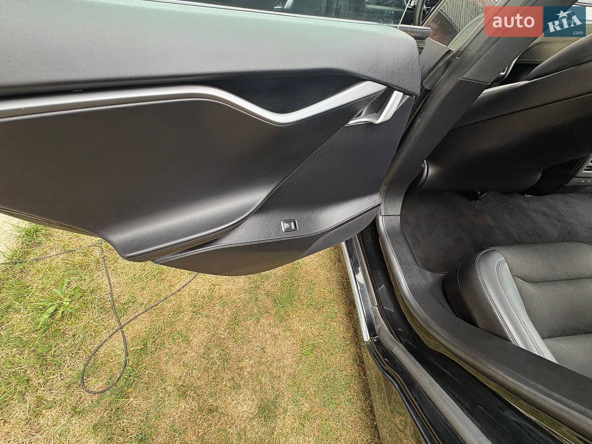 Tesla Model S 2018 VIN 5YJSA1E2XJF286173 фото оголошення 16 з 29