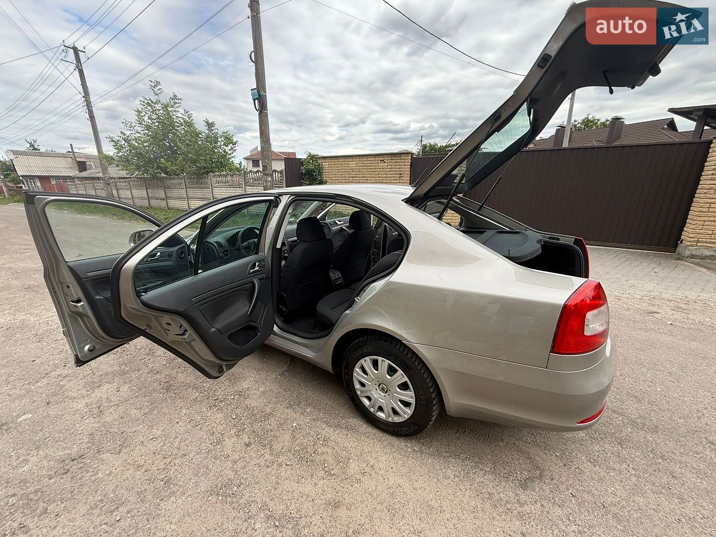 Skoda Octavia 2011 VIN TMBDA61ZXB2143950 фото оголошення 25 з 70