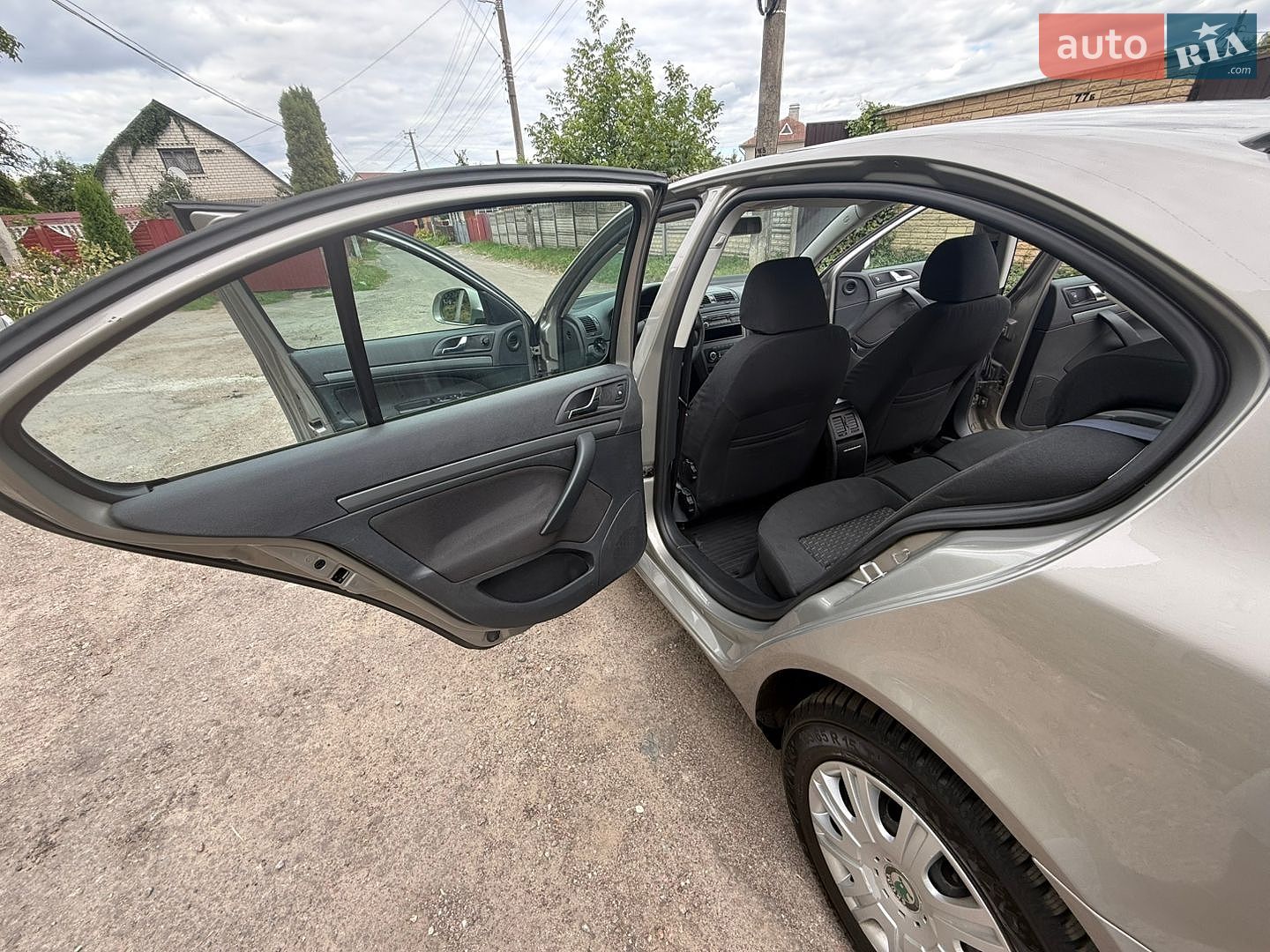 Skoda Octavia 2011 VIN TMBDA61ZXB2143950 фото оголошення 27 з 70