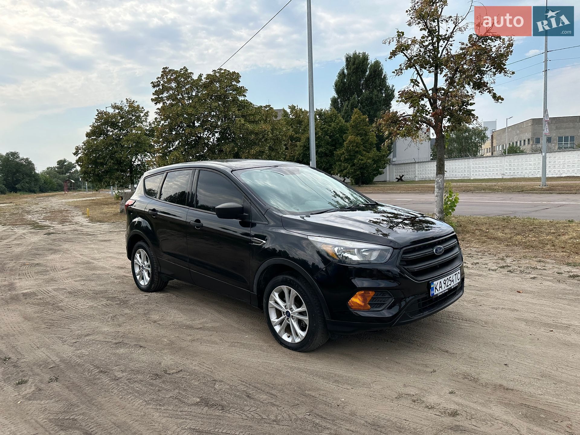 Ford Escape 2019 VIN 1FMCU0F78KUC19656 фото оголошення 3 з 13