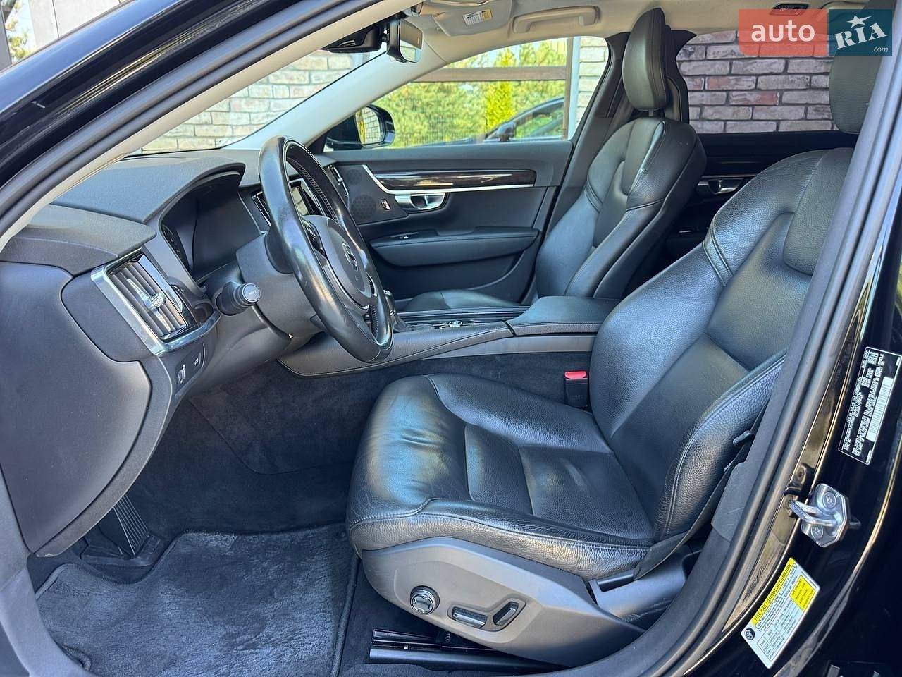 Volvo S90 2017 VIN LVY982AK8JP017920 фото оголошення 8 з 31