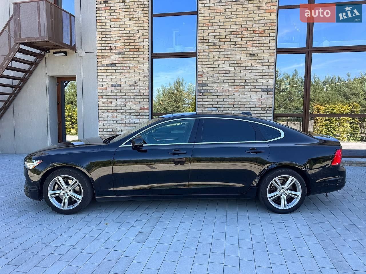 Volvo S90 2017 VIN LVY982AK8JP017920 фото оголошення 5 з 31