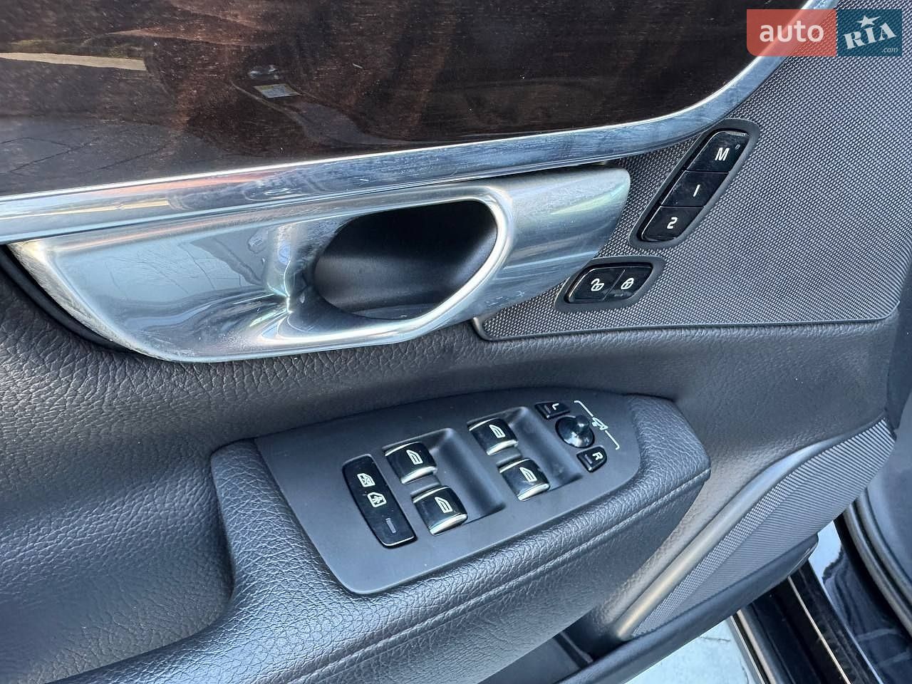 Volvo S90 2017 VIN LVY982AK8JP017920 фото оголошення 26 з 31