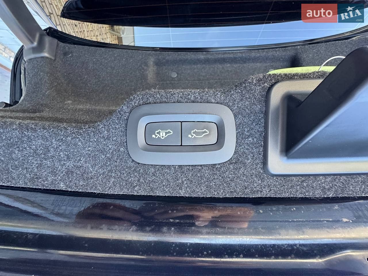 Volvo S90 2017 VIN LVY982AK8JP017920 фото оголошення 30 з 31