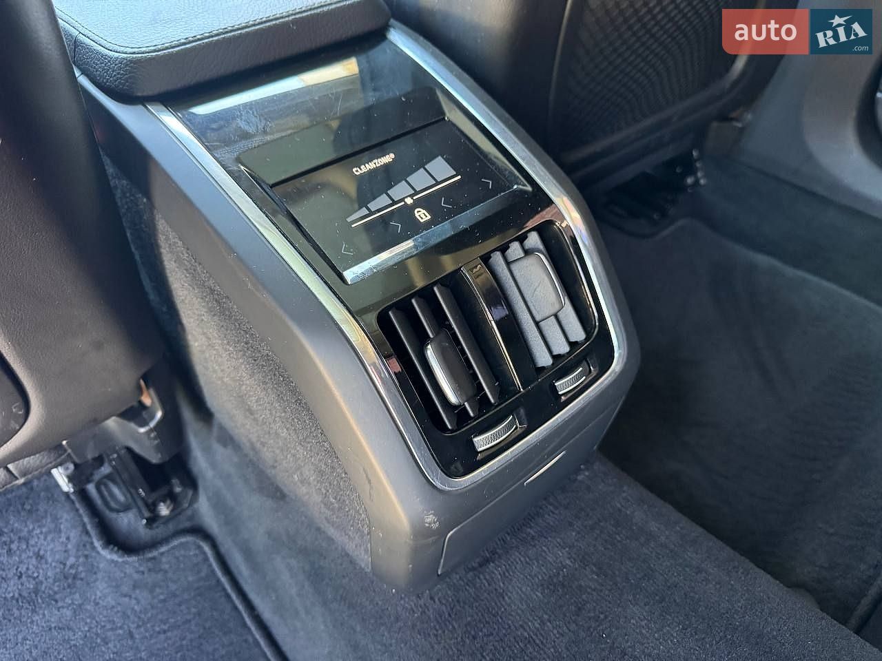 Volvo S90 2017 VIN LVY982AK8JP017920 фото оголошення 31 з 31