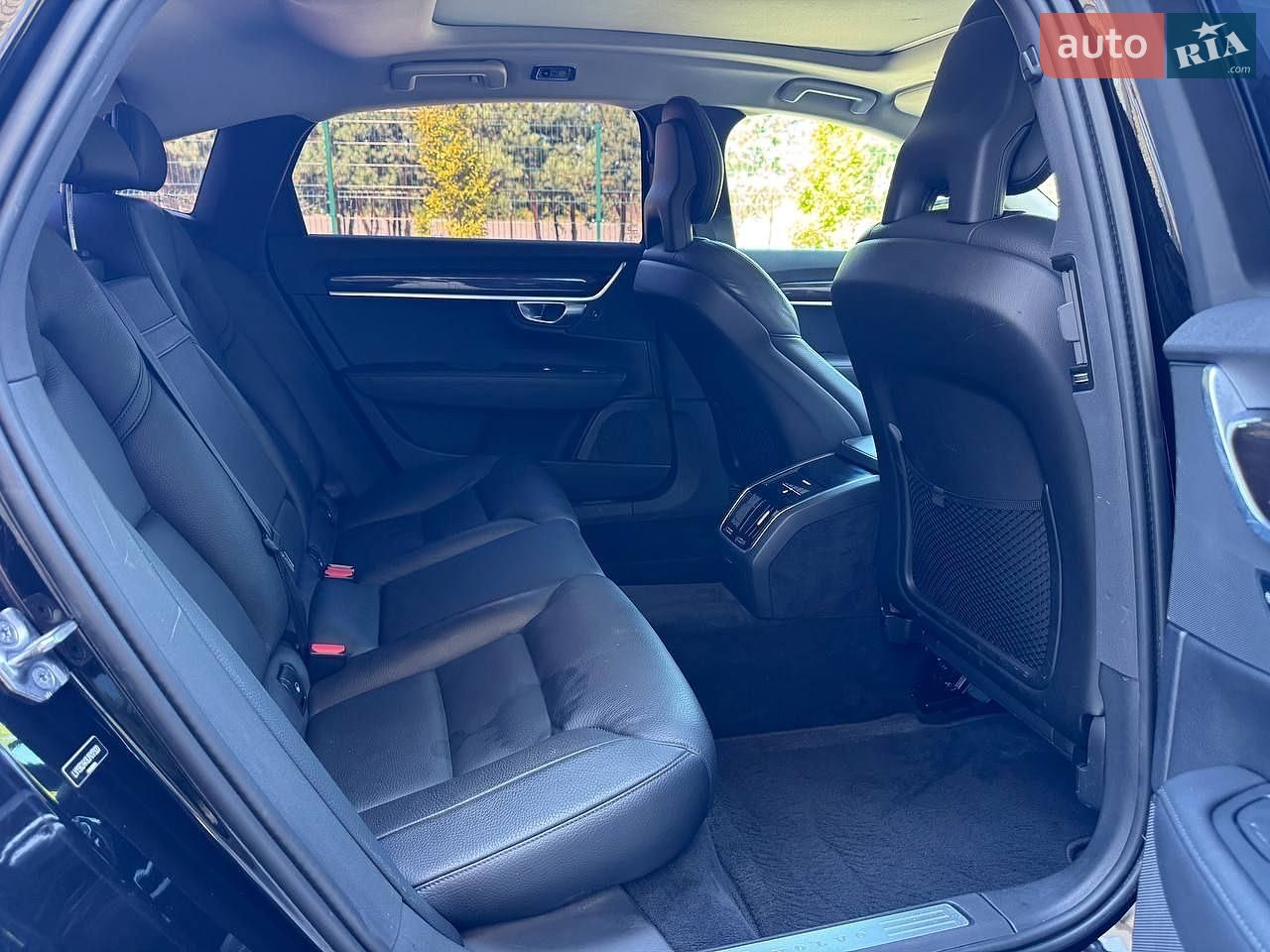 Volvo S90 2017 VIN LVY982AK8JP017920 фото оголошення 10 з 31