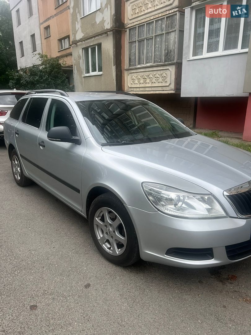 Skoda Octavia 2011 VIN TMBJJ21Z3C8008285 фото оголошення 2 з 14