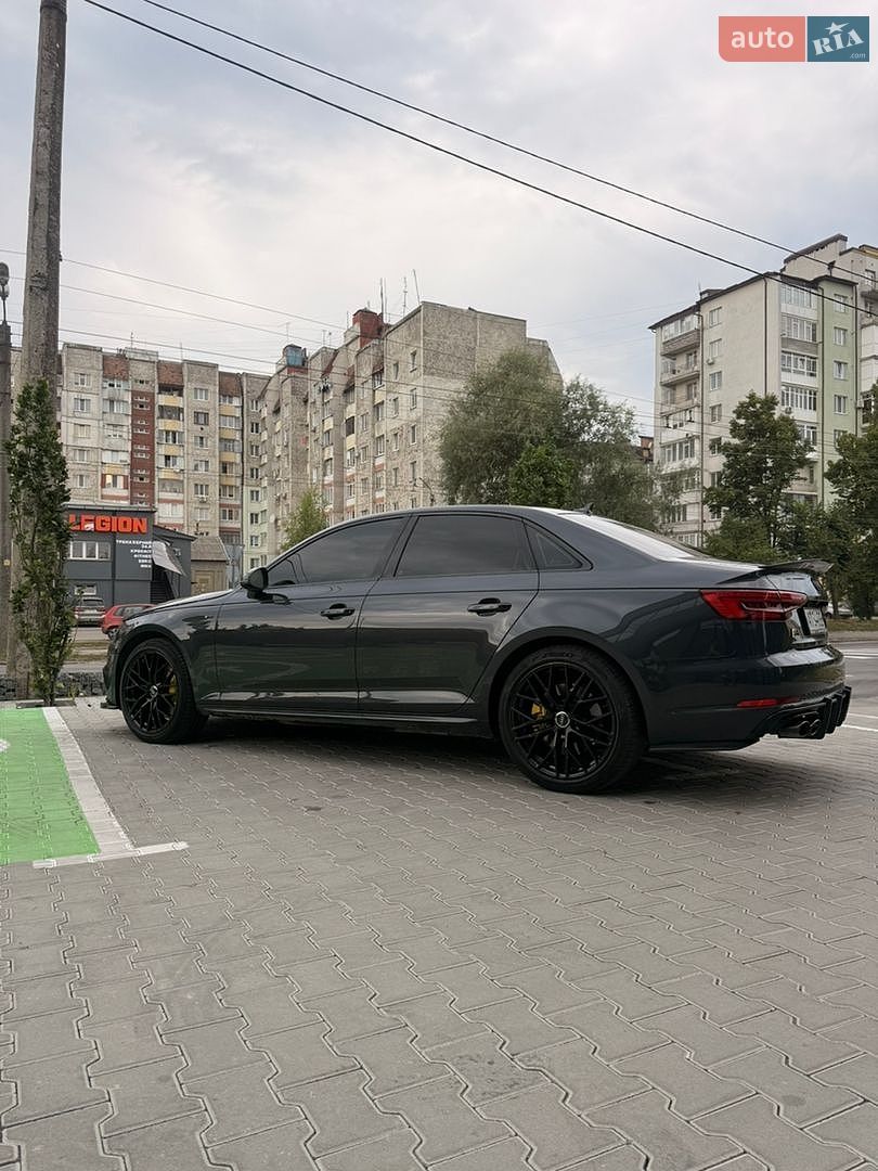 Audi A4 2016 VIN WAUENAF45HN017024 фото оголошення 11 з 22