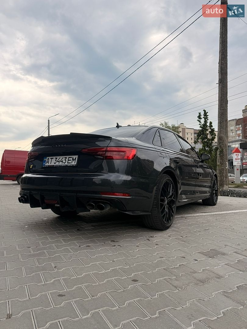 Audi A4 2016 VIN WAUENAF45HN017024 фото оголошення 9 з 22