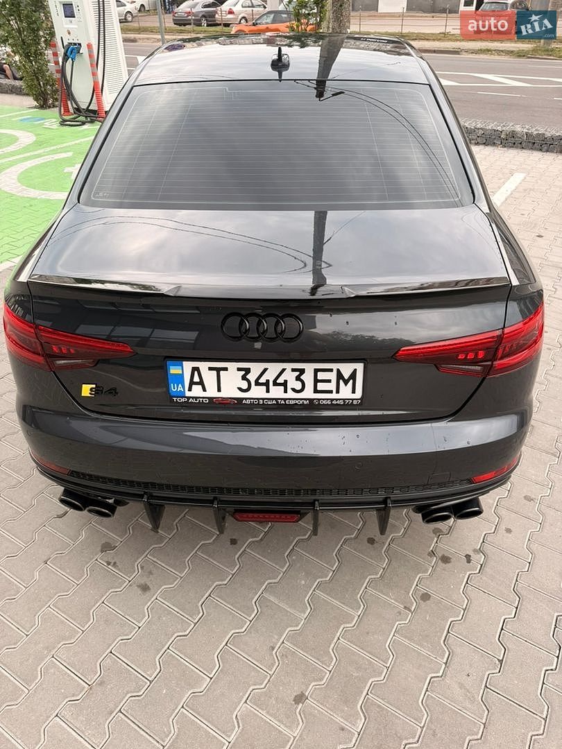 Audi A4 2016 VIN WAUENAF45HN017024 фото оголошення 12 з 22