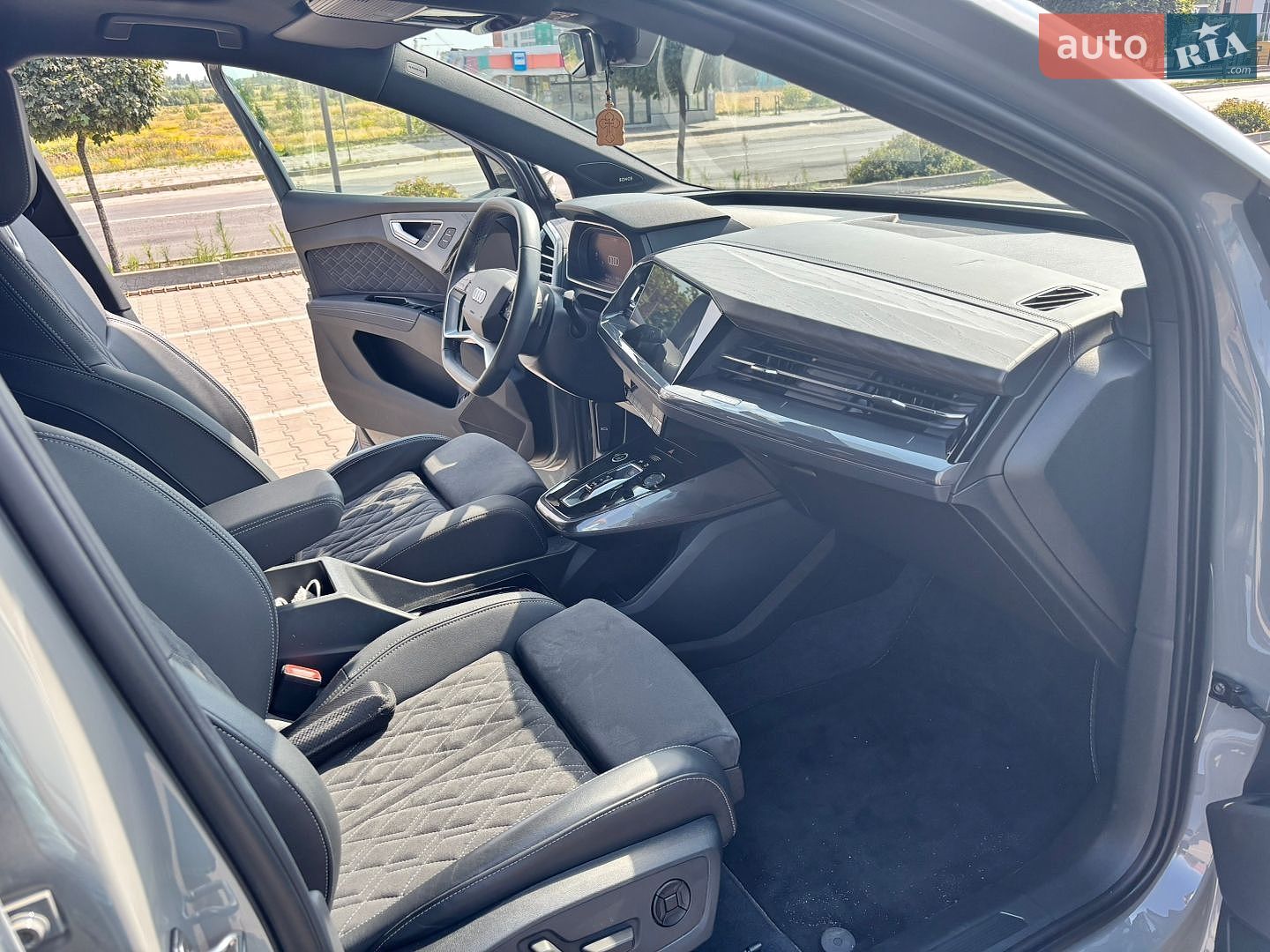 Audi Q4 e-tron 2024 VIN LFVVB9G32R5241698 фото оголошення 23 з 55