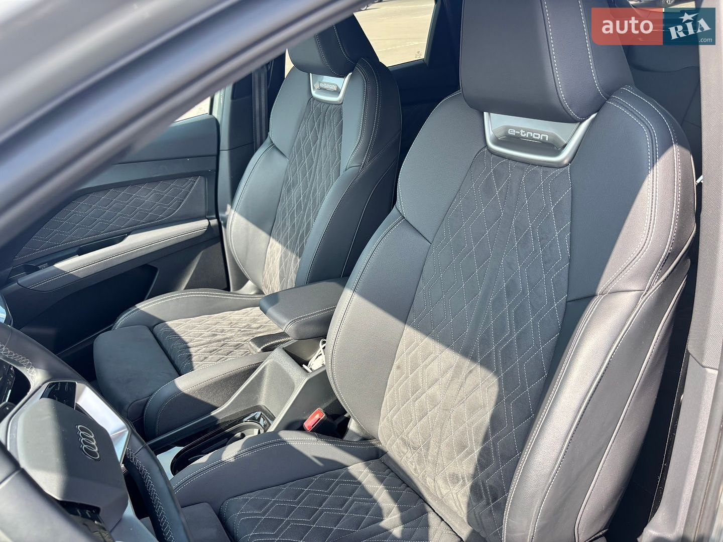 Audi Q4 e-tron 2024 VIN LFVVB9G32R5241698 фото оголошення 25 з 55