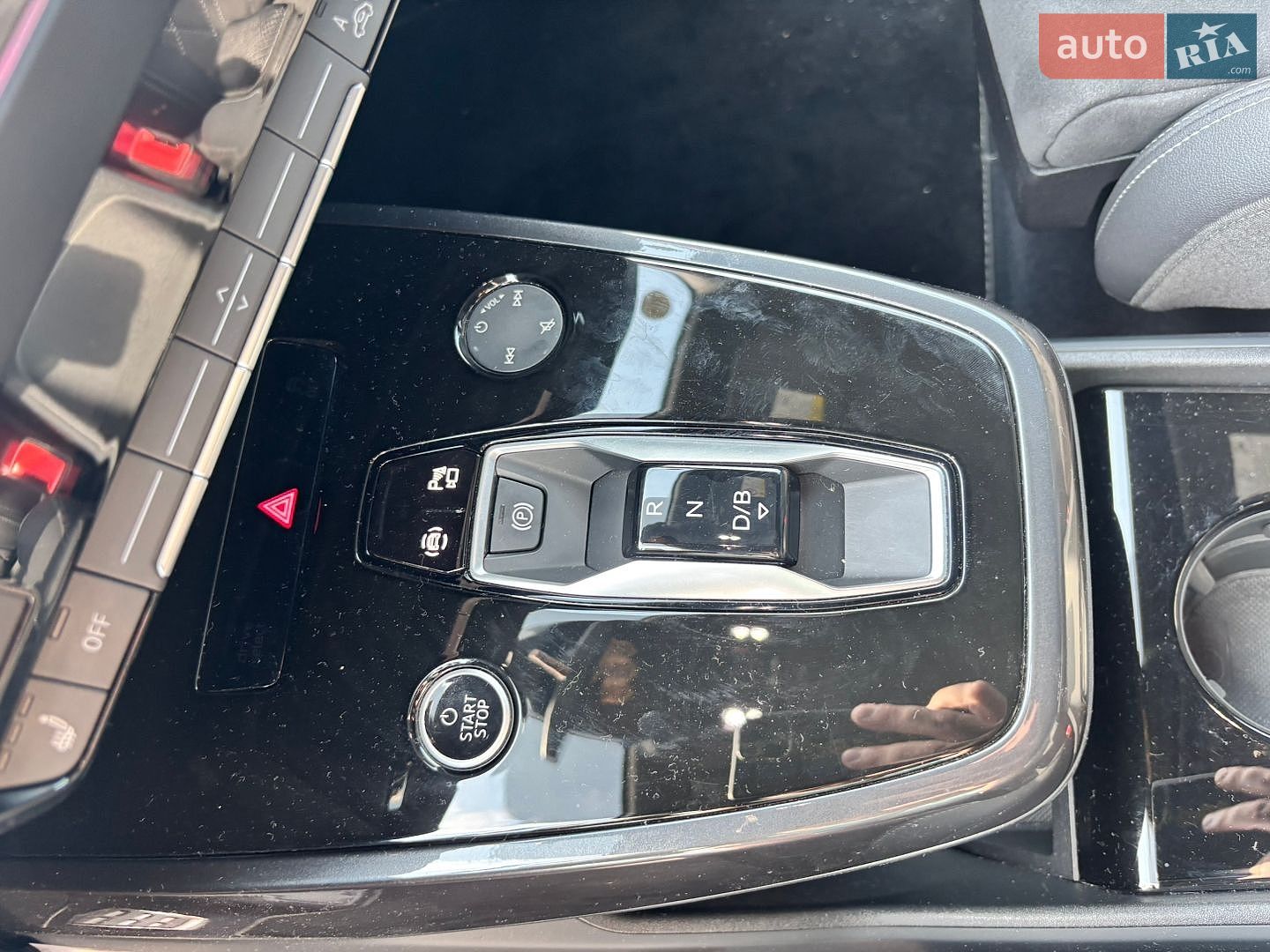 Audi Q4 e-tron 2024 VIN LFVVB9G32R5241698 фото оголошення 27 з 55