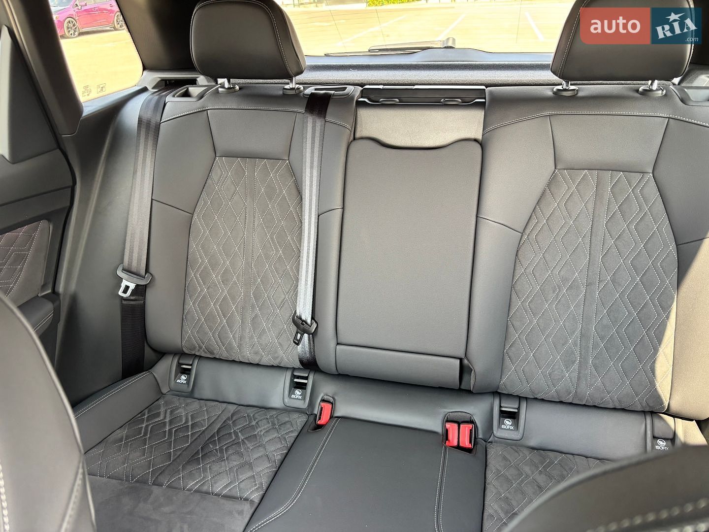 Audi Q4 e-tron 2024 VIN LFVVB9G32R5241698 фото оголошення 33 з 55