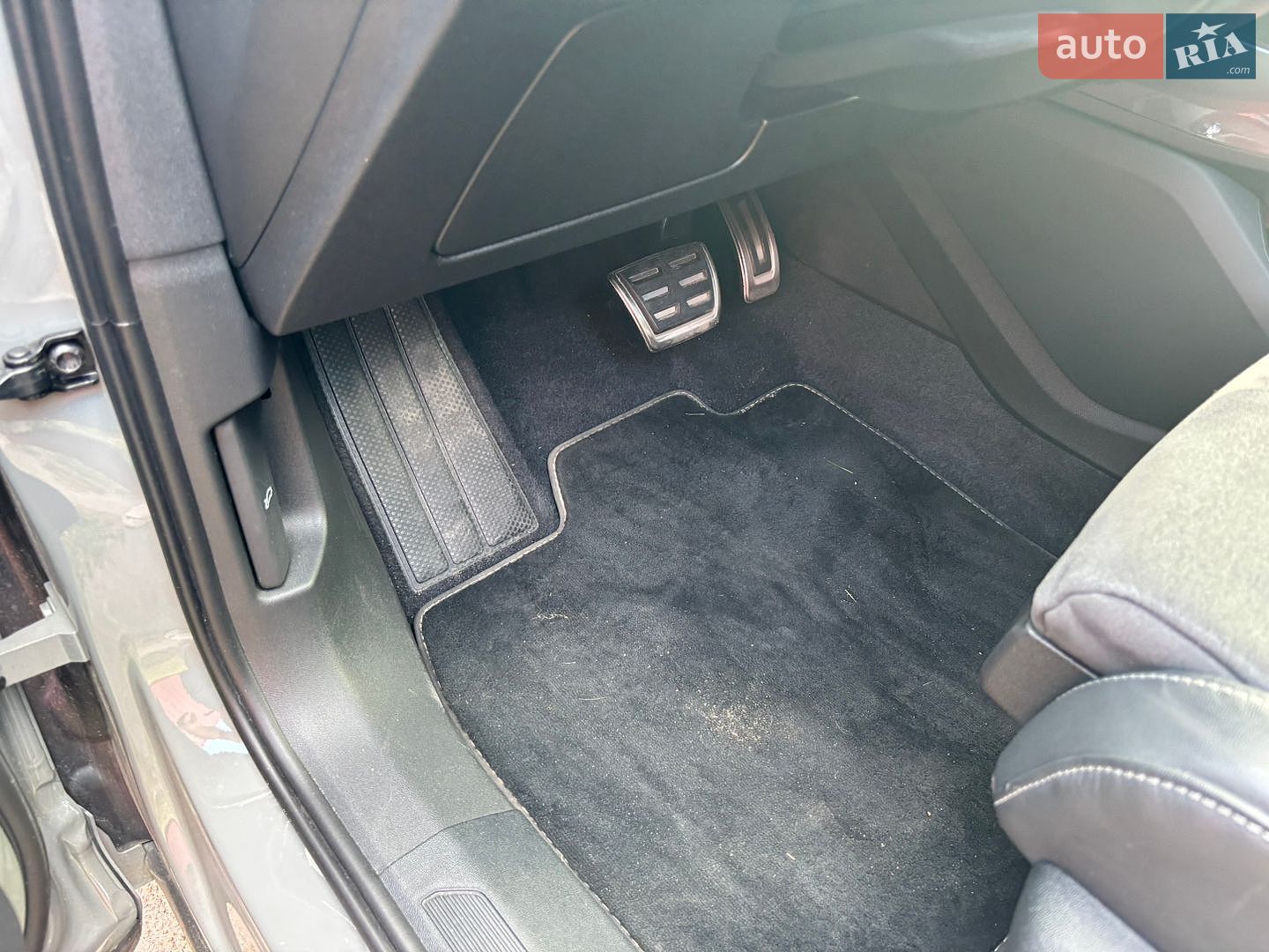 Audi Q4 e-tron 2024 VIN LFVVB9G32R5241698 фото оголошення 40 з 55