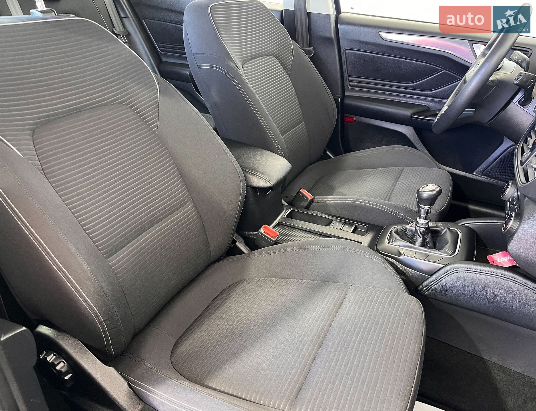 Ford Focus 2018 VIN WF0PXXGCHPJA09813 фото оголошення 9 з 35
