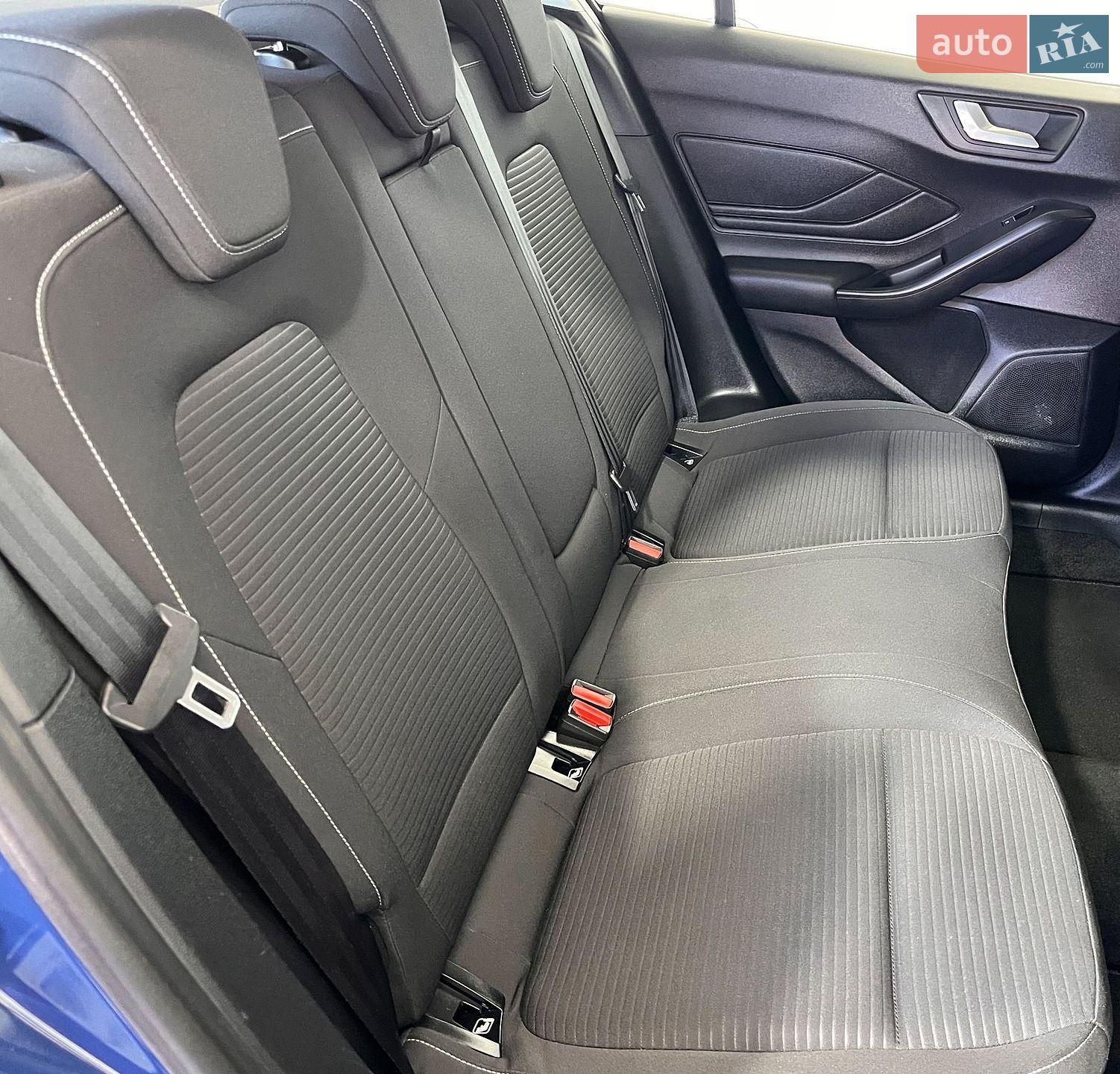 Ford Focus 2018 VIN WF0PXXGCHPJA09813 фото оголошення 10 з 35