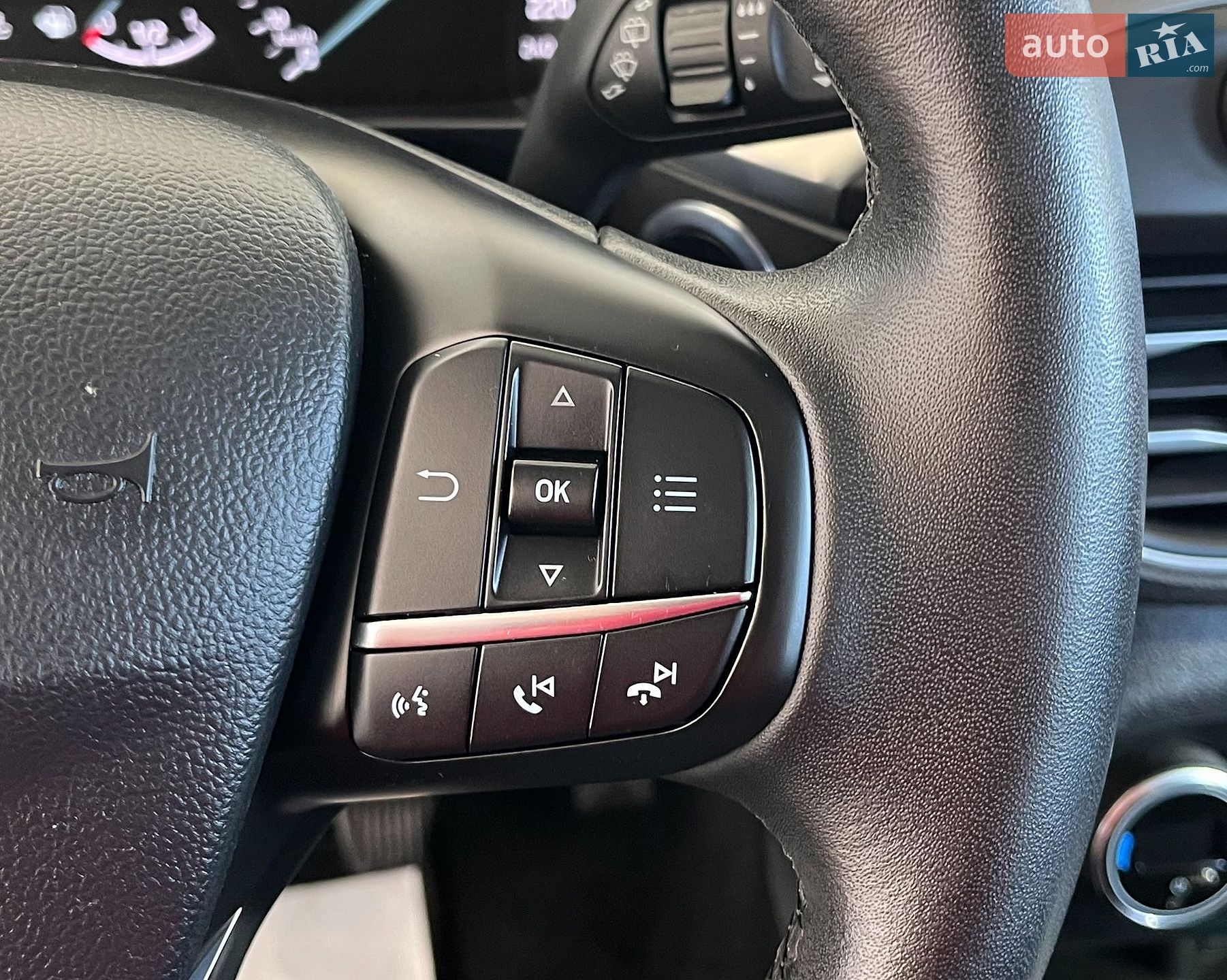 Ford Focus 2018 VIN WF0PXXGCHPJA09813 фото оголошення 15 з 35