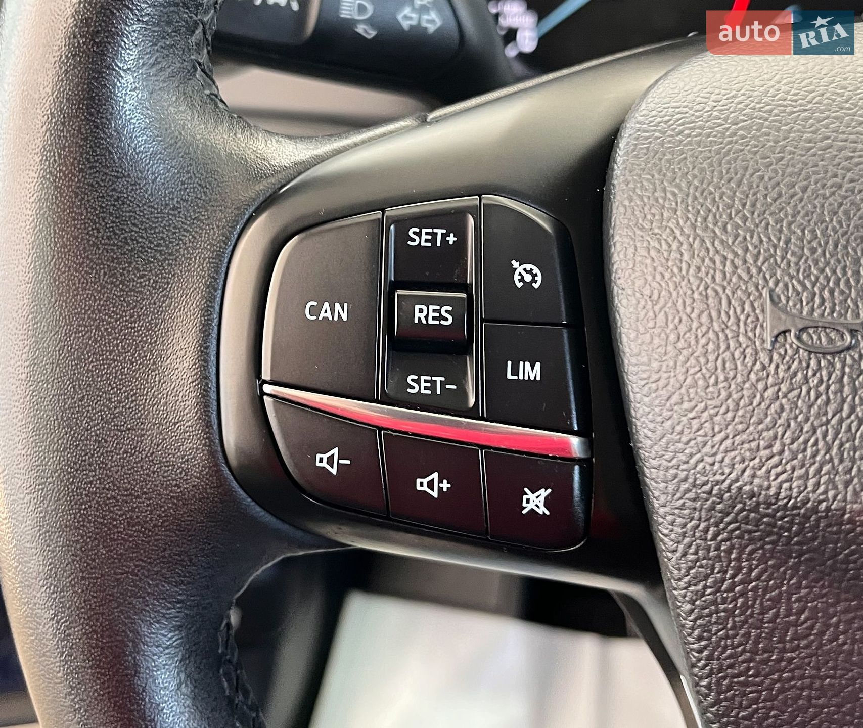 Ford Focus 2018 VIN WF0PXXGCHPJA09813 фото оголошення 14 з 35