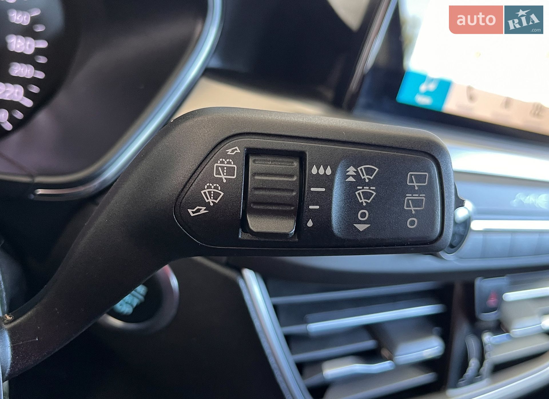 Ford Focus 2018 VIN WF0PXXGCHPJA09813 фото оголошення 17 з 35
