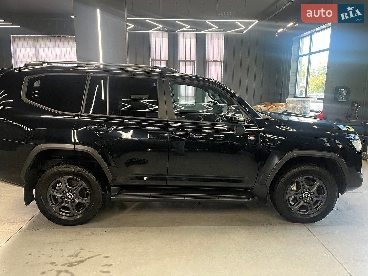 Toyota Land Cruiser 2023 VIN JTMAAABJ904041510 фото оголошення 7 з 15