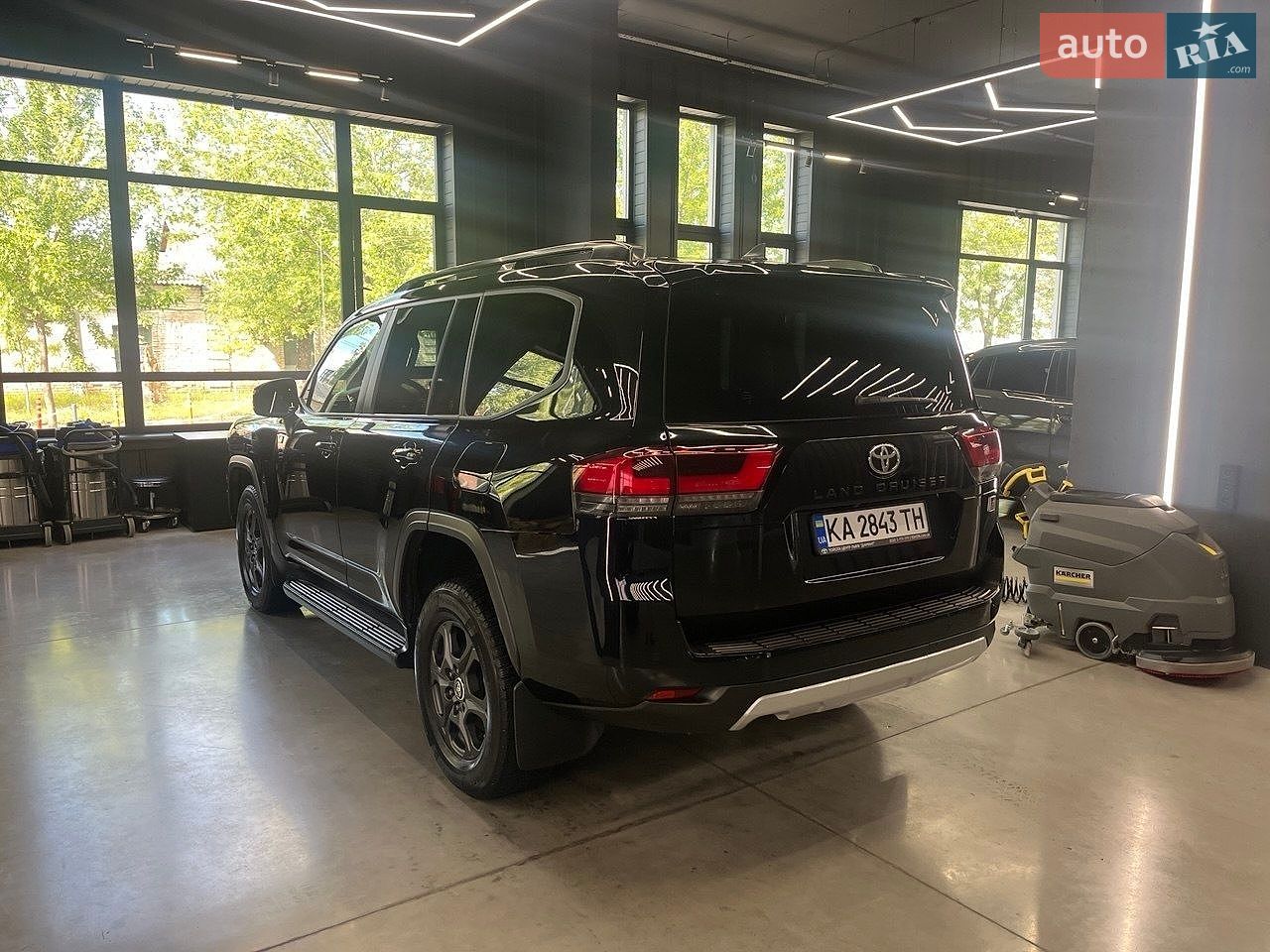 Toyota Land Cruiser 2023 VIN JTMAAABJ904041510 фото оголошення 8 з 15