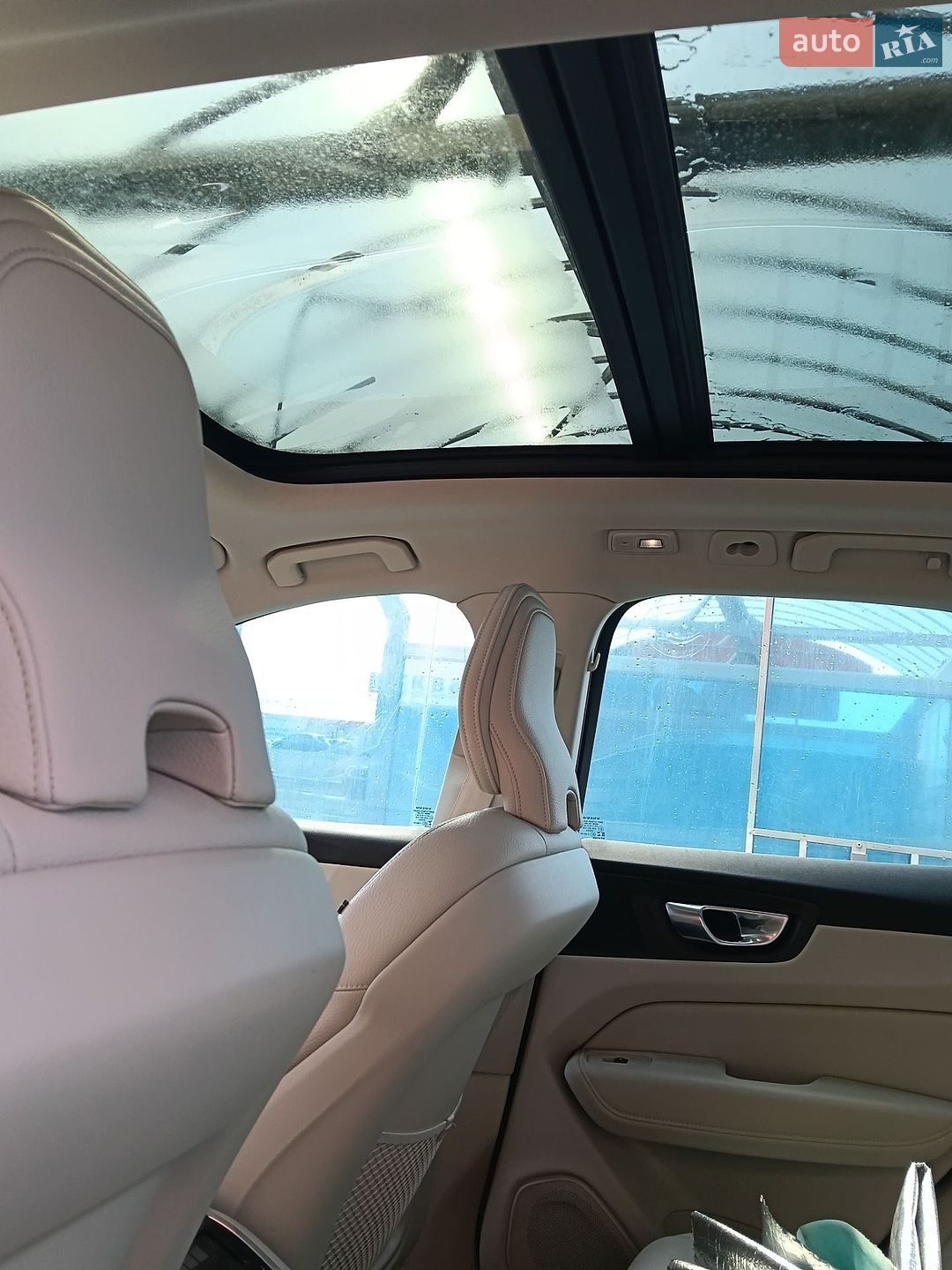 Volvo XC60 2022 VIN YV1UZK5VDN1079682 фото оголошення 3 з 38