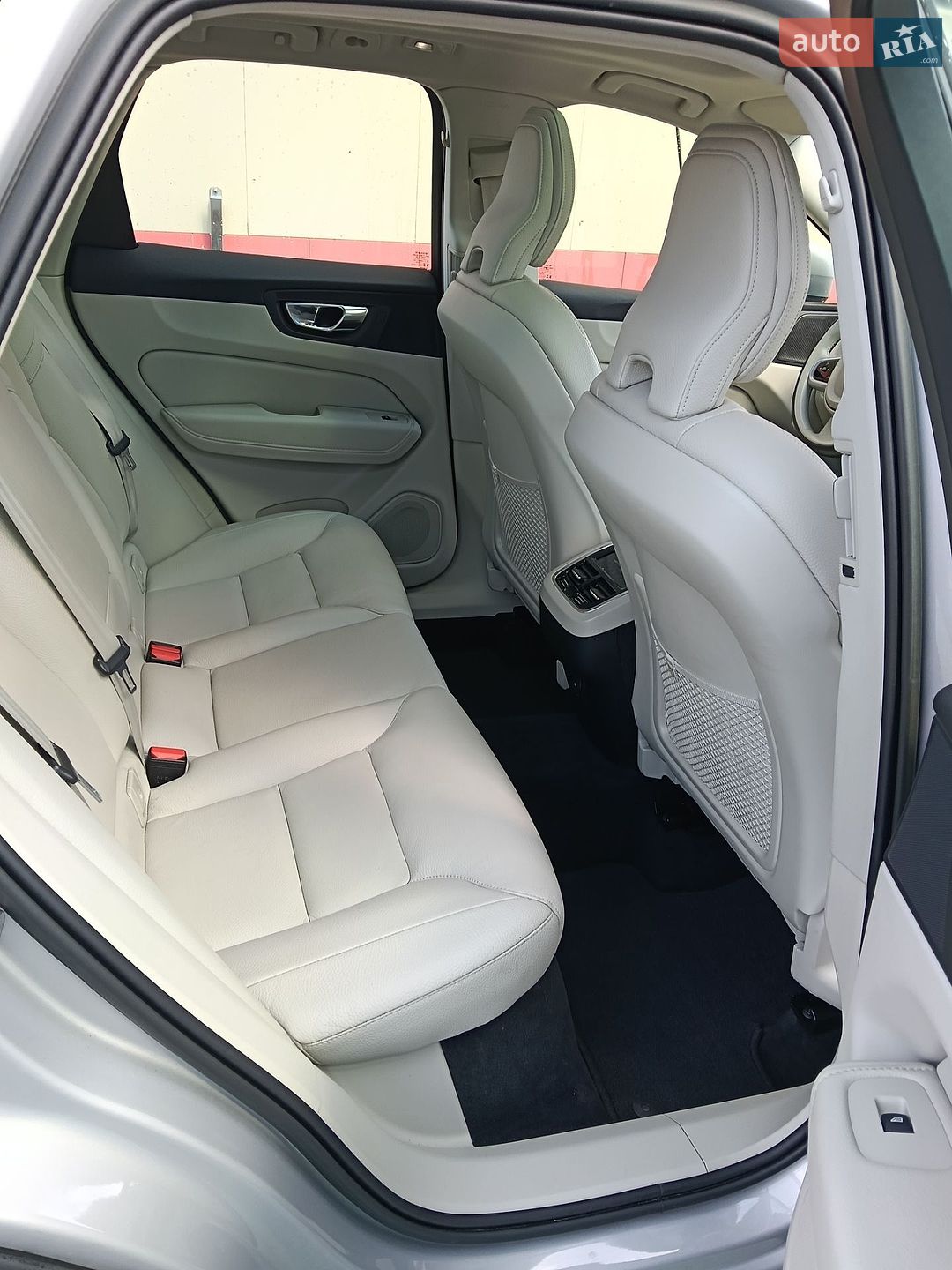 Volvo XC60 2022 VIN YV1UZK5VDN1079682 фото оголошення 14 з 38