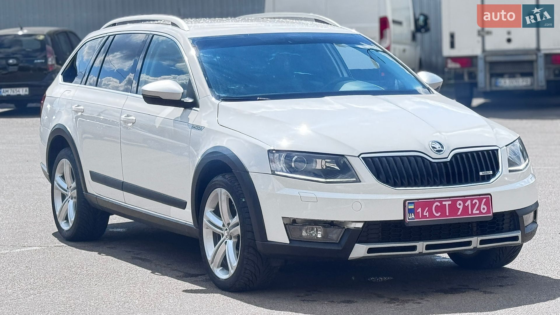Skoda Octavia Scout 2015 VIN TMBLK9NE4F0226664 фото оголошення 2 з 42