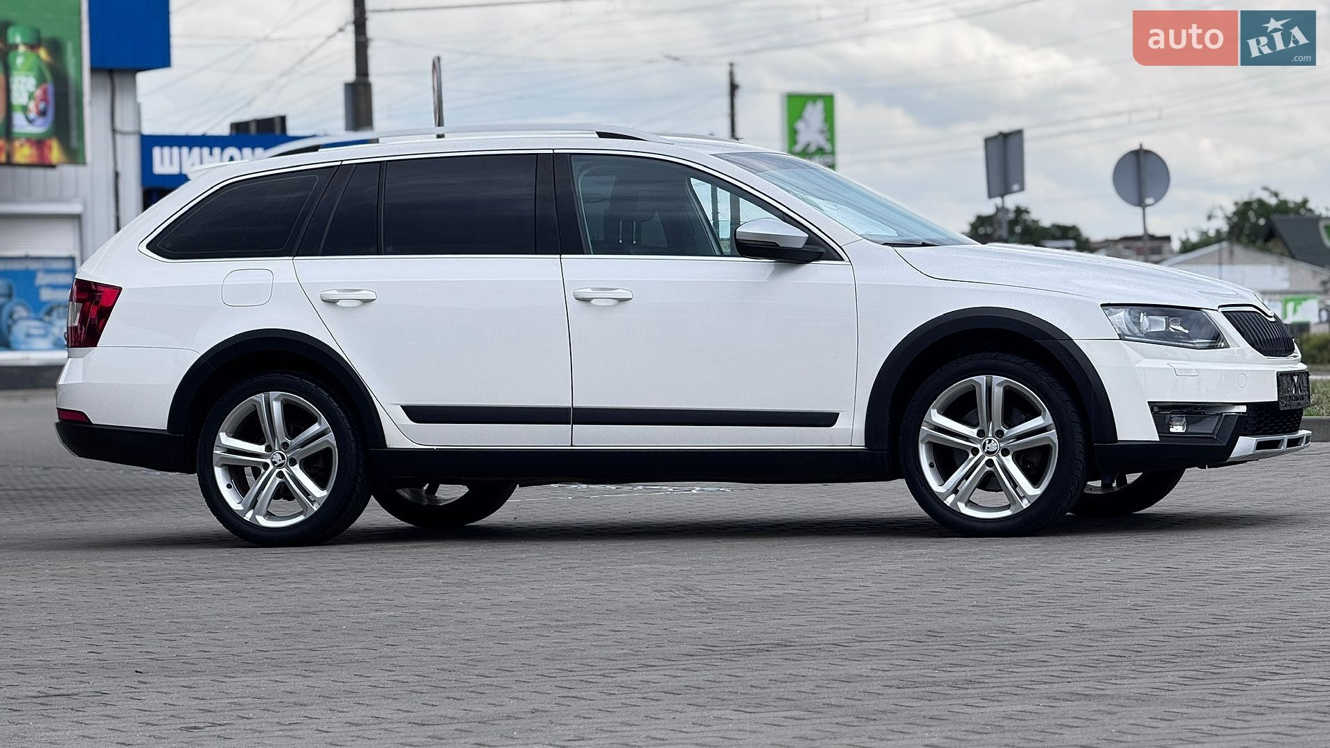 Skoda Octavia Scout 2015 VIN TMBLK9NE4F0226664 фото оголошення 15 з 42