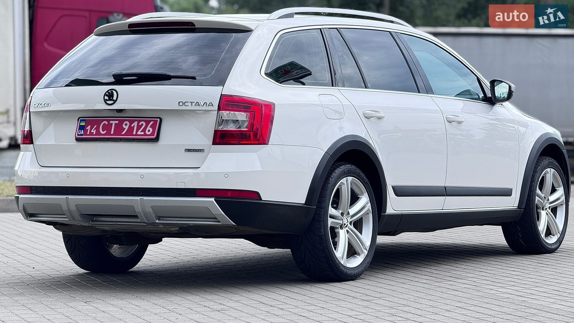 Skoda Octavia Scout 2015 VIN TMBLK9NE4F0226664 фото оголошення 17 з 42